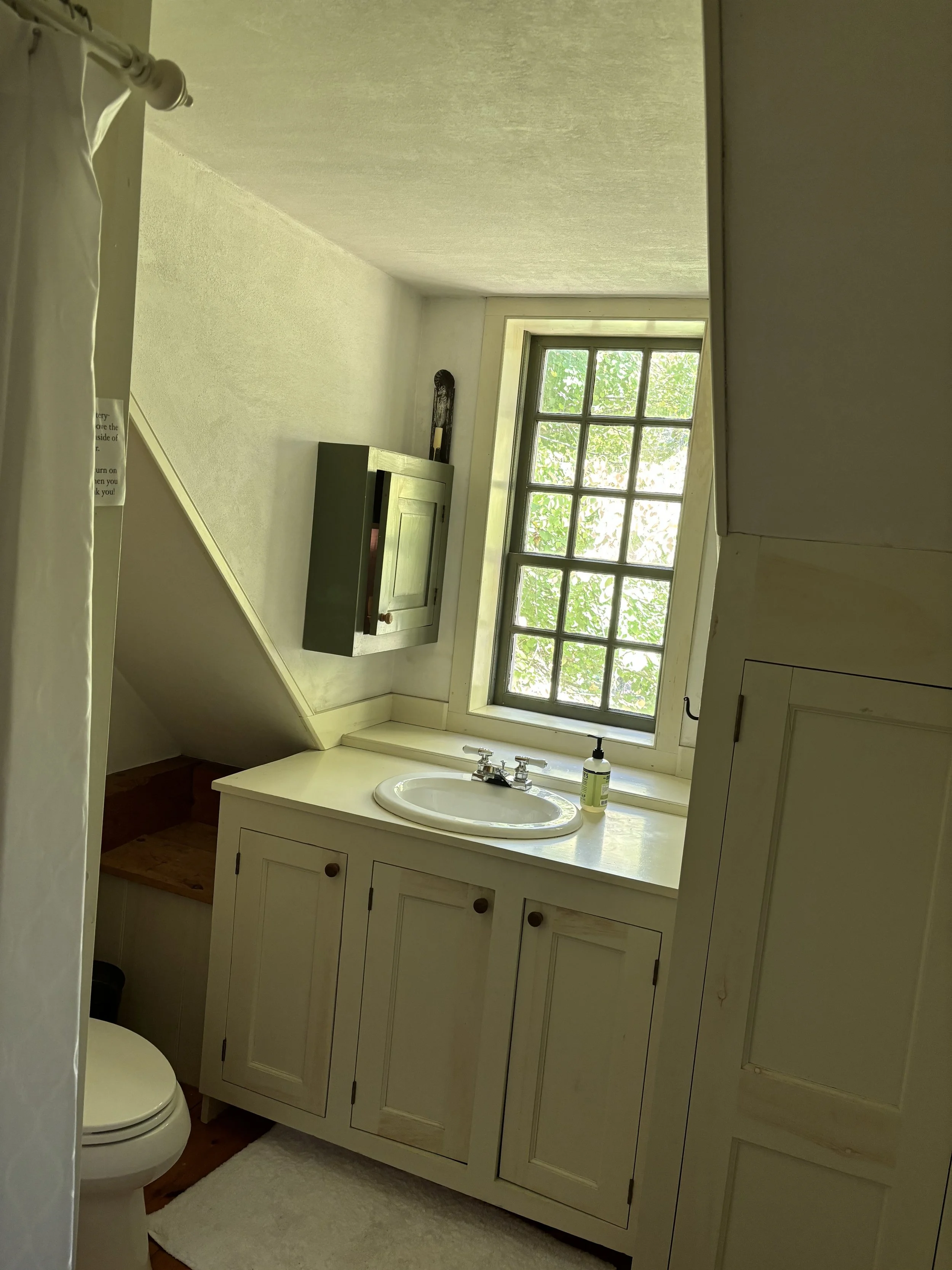 Cottage Full Bath