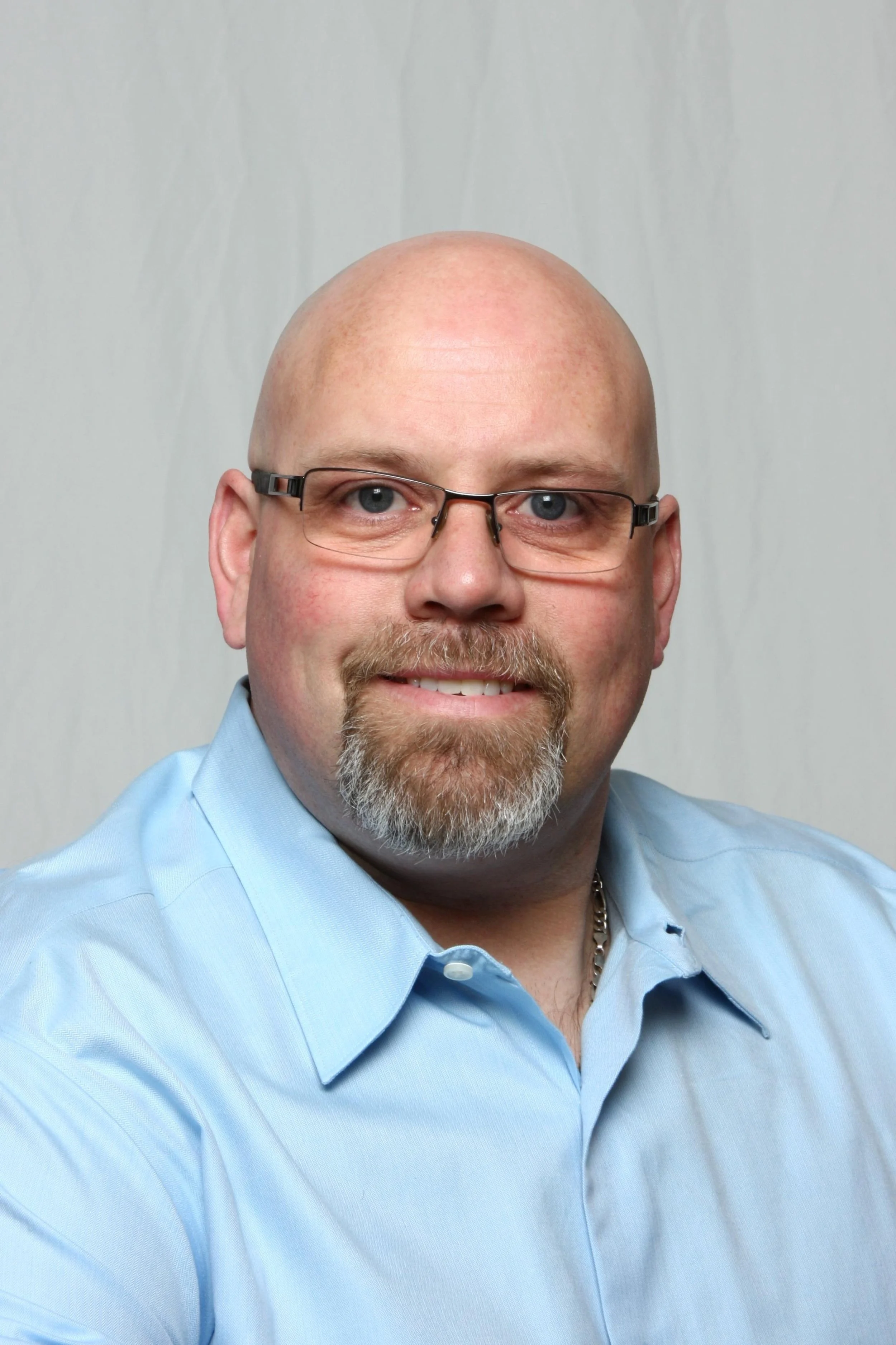 5 Signs Your Sales Team Needs a Coach, Not a Manager