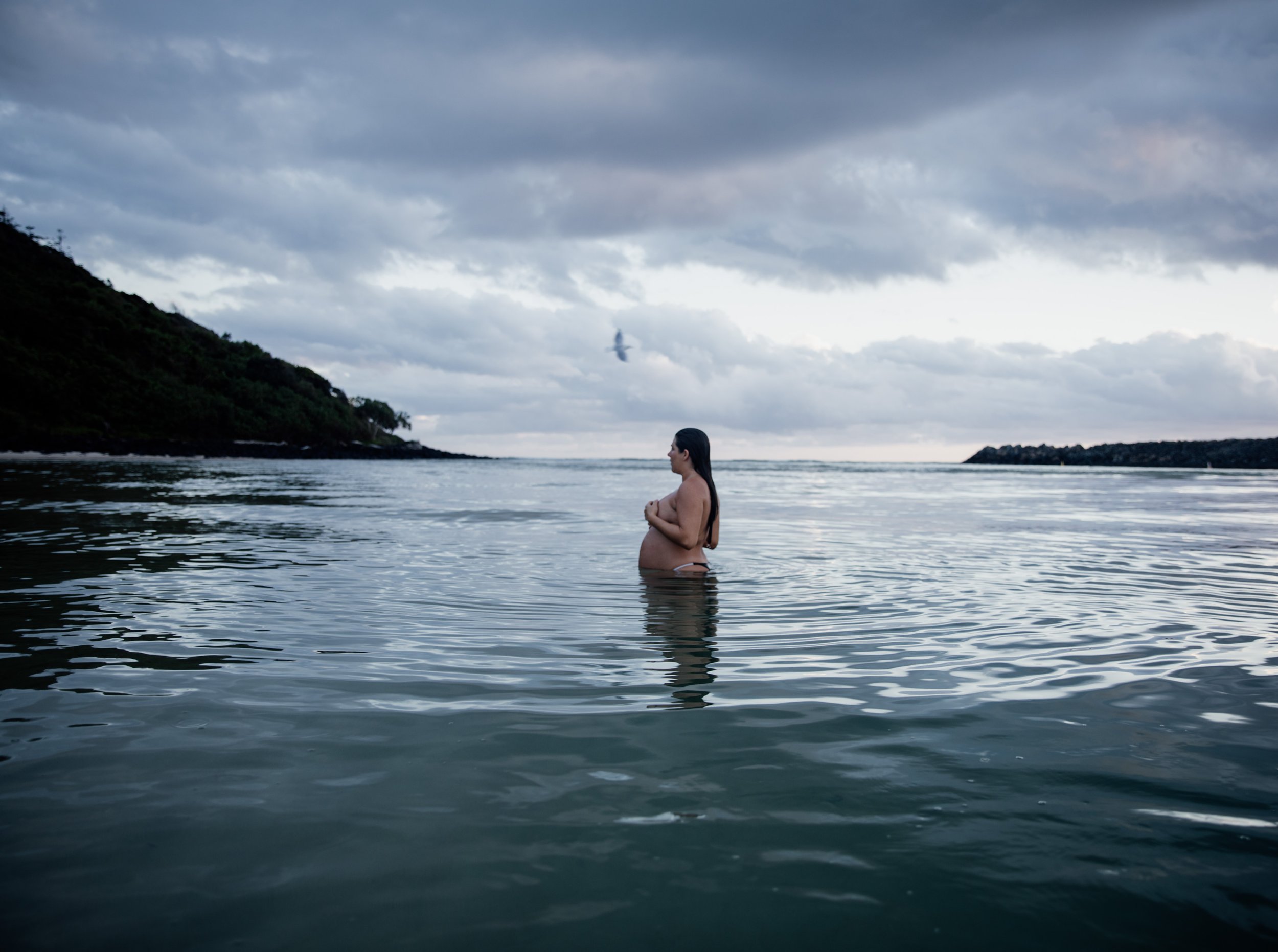 Gold Coast maternity photography with pregnant mother at Tallebudgera Creek