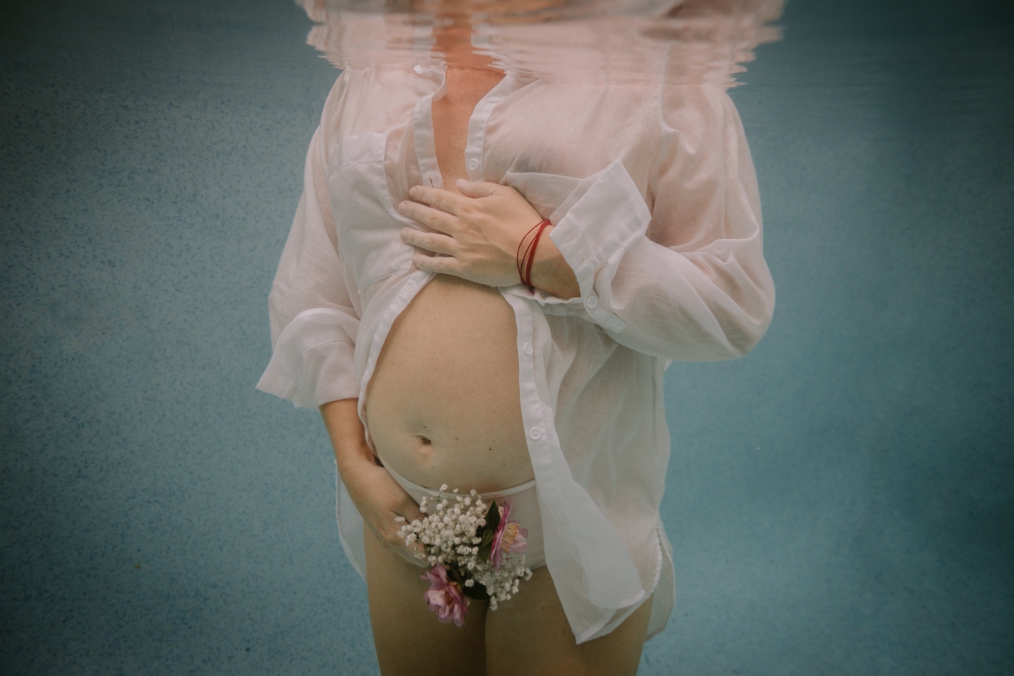 goldcoast-maternity-underwater-photographer-roshini-m-phototography_18-54.jpg-28 (1).jpg