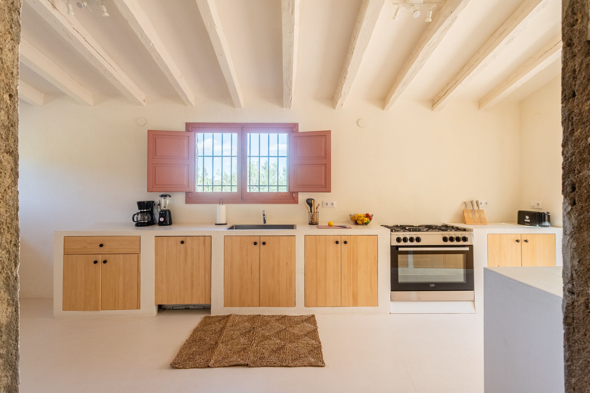 Airbnb Frontal Kitchen.jpeg