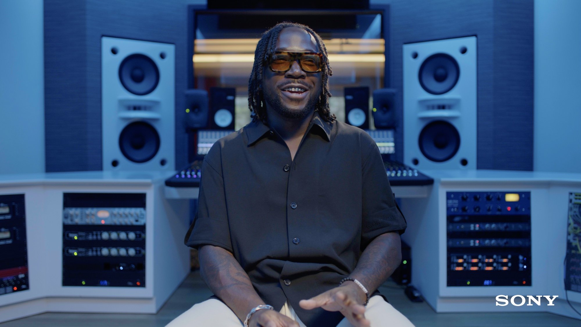 Sony headphones still 14.jpg