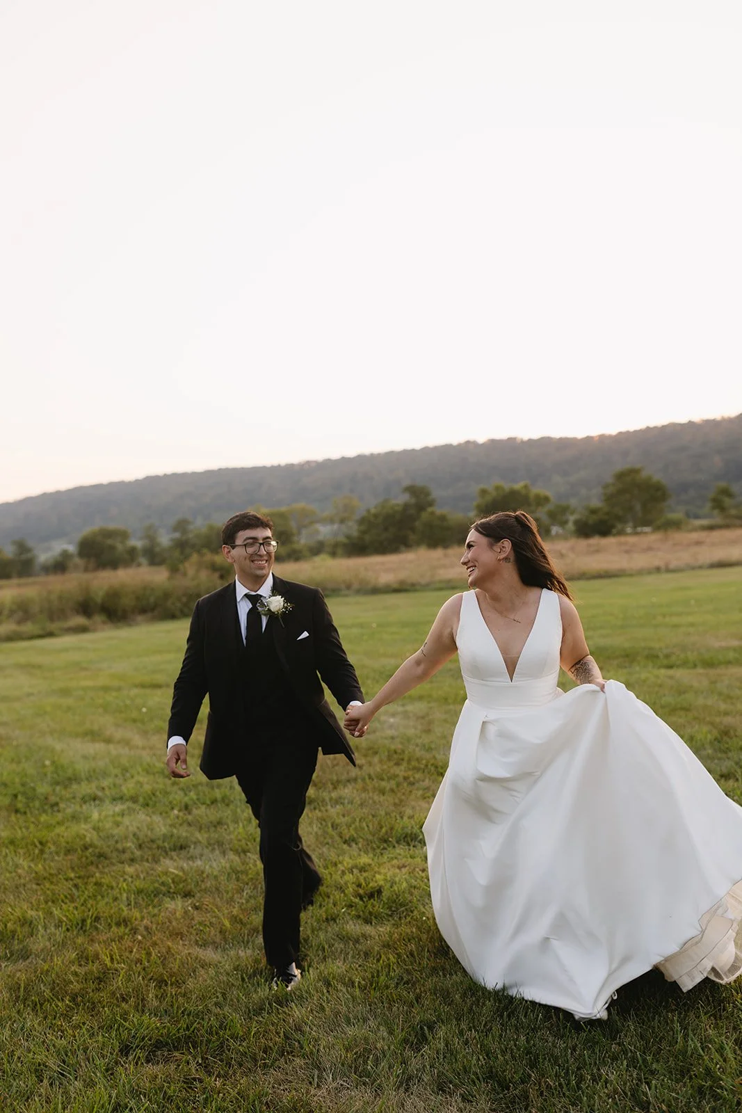 A Bright &amp; Joyful Fox Meadow Barn Wedding in Winchester, VA