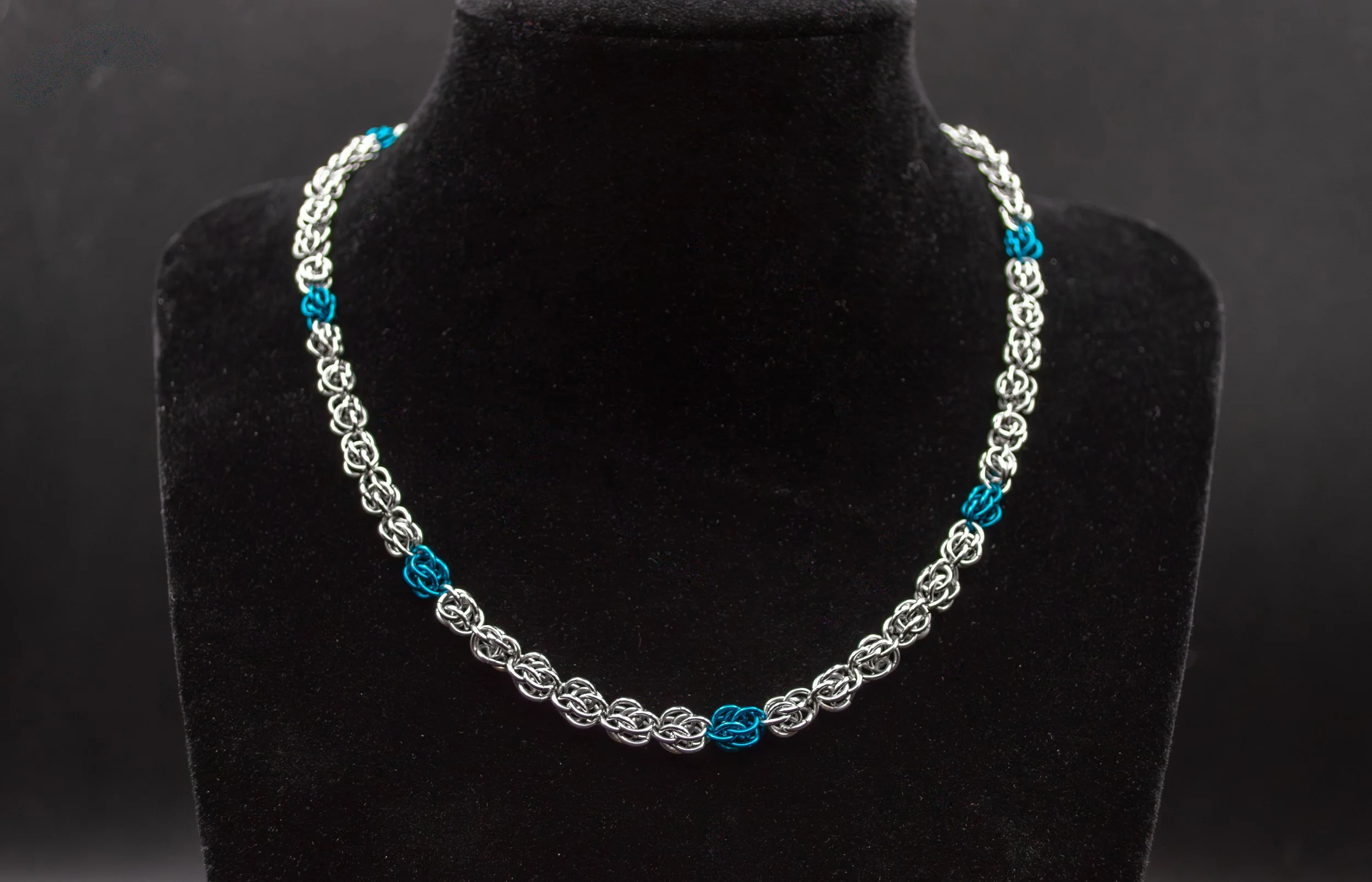 Sweetpea Necklace in Silver with Teal Accents (20g)