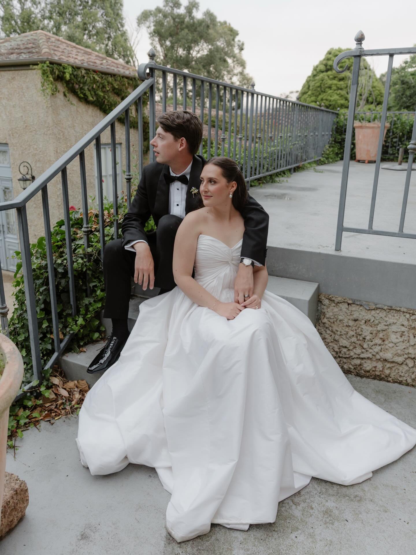 Minette &amp; Daniel @villa_howden 

Photography @biancavirtueweddings 
Content @specialdaycontent 
Flowers @__ednastudio 
Makeup @jacquibradfieldmakeup 
Hair @brookelle.hair 
Celebrant @kathleenryancelebrant 
Music @xosounds.co 
Catering @seasonandf