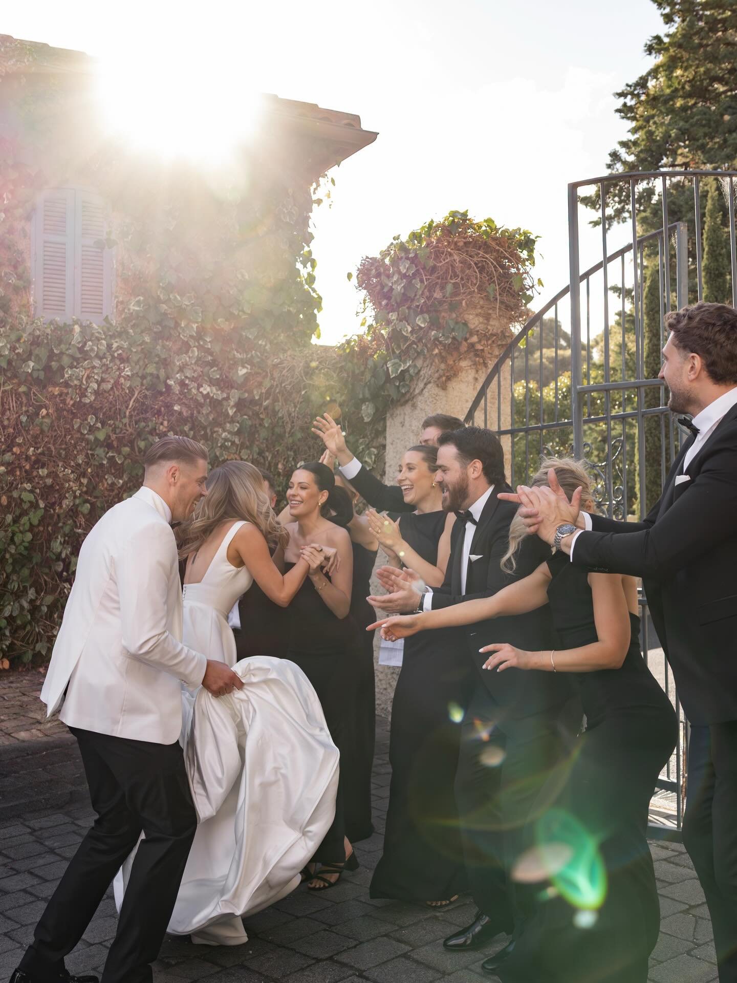 Victoria &amp; Dylan&rsquo;s Tuscan inspired black tie wedding @villa_howden 

An unforgettable day that pulsed with energy, connection &amp; pure love. 

A blessing to be a part of x

Photography @davidmuirphoto 
Venue @villa_howden 
Hair @brookelle