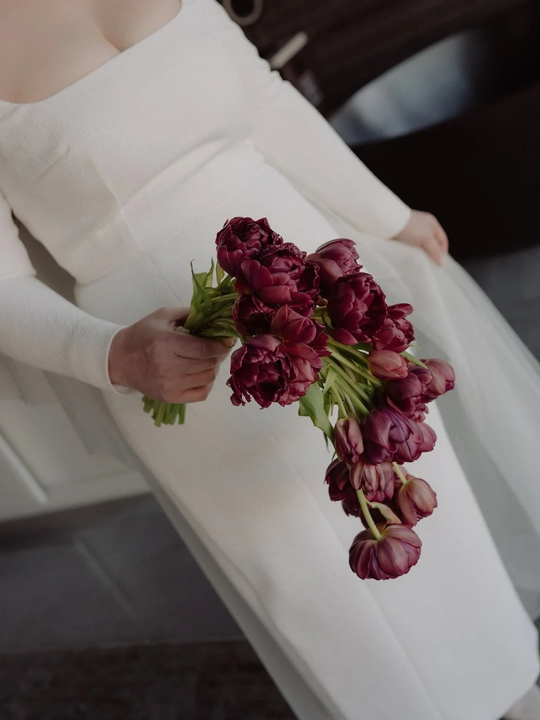 Ren &amp; Tayla @thepoint.tasmania 

A luxurious Tasmanian elopement for two special humans, centred around beautifully curated local produce, sculptural florals and a slow afternoon as the sun disappeared behind the Sandford hills.

Their dream team