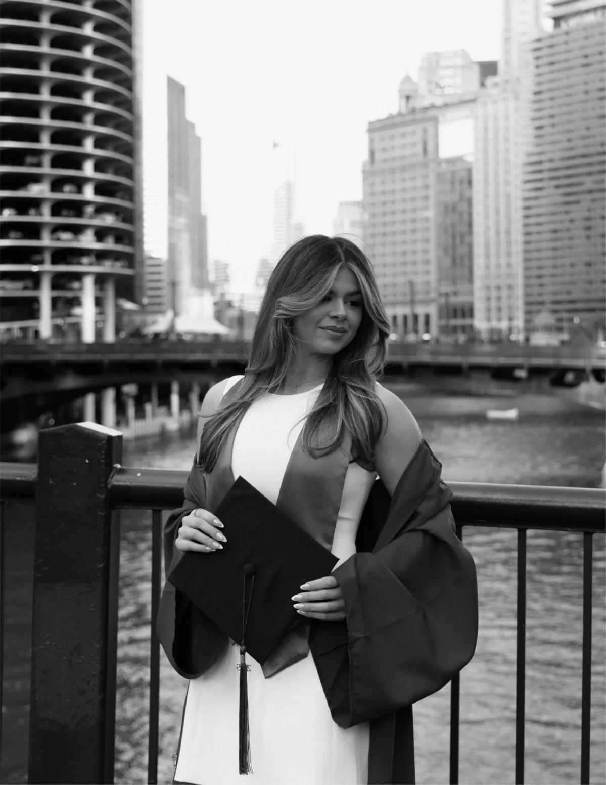 2026 grads, your time to shine is HERE!!! already booking sessions for april may + june. book yours today, this semester is going to fly by! 

&bull;
&bull;
#classof2026 #photography #chicagophotographer #seniorphotographer #gradphotos