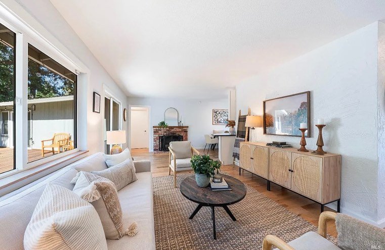 409 PARKVIEW DR, HEALDSBURG

Loved incorporating cozy fall vibes at this new gorgeous listing! 

Thank you, @samanthamarquishomes for everything!