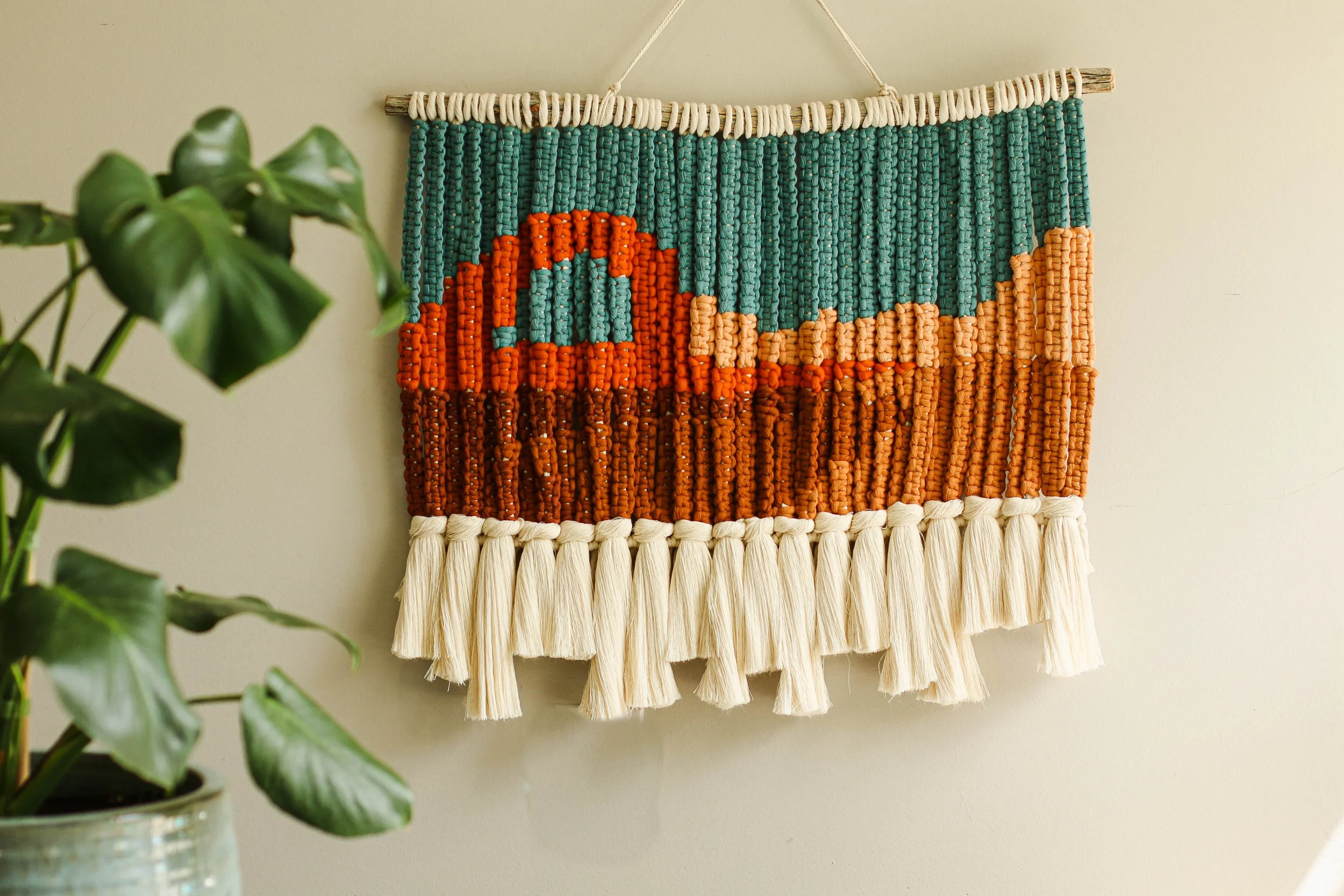 Arches Pop Art - Macramé Tapestry
