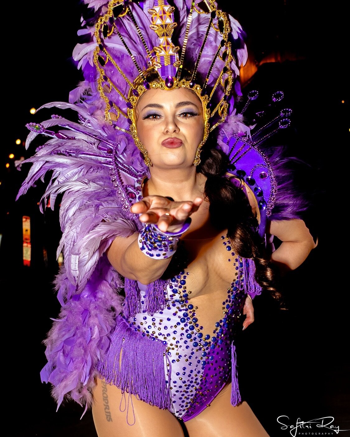 MARDI GRAS 2024
Carnaval San Francisco 
in the streets of la mission! 
.
 📸 photo taken by the one and only, Safitri 
@artsy_thru_lens 🫶🏽🙏🏽
.

#carnavalsf #sambaxedance #sambaislife #parade #festival #festa #lamission #calle24 #brazil #sanfranci