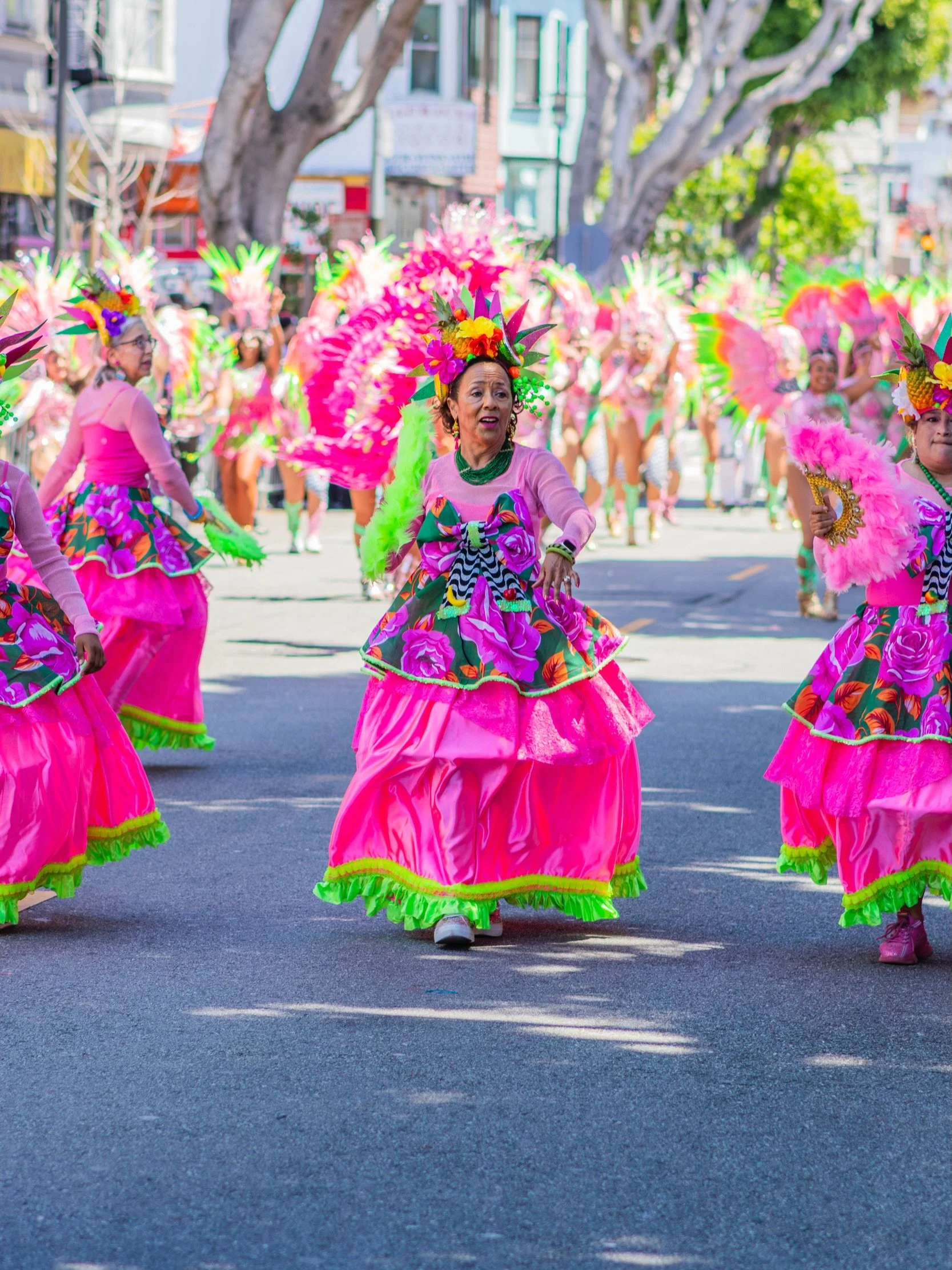 We 🩷💚 our Baianas 🤩
Photo Credit: @clickedbyvp 
Costumes: @lucydiamondsinthesky 

💃🏽All Level Samba Class
⏰Every Thursday 6:45pm-8pm
📍ODC Dance Commons 351 Shotwell st

Sambax&eacute; earned 2nd place overall in the Grand Parade in 2024 and we&