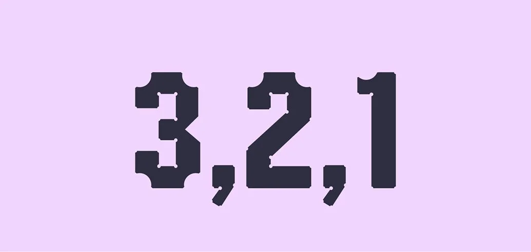 Numer 3, 2, 1 i stora svarta siffror på lila bakgrund.