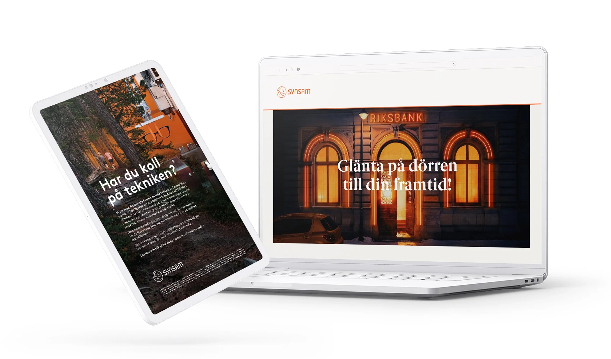 Två elektroniska skärmar visar kommunikation relaterad till teknik och säkerhet, med texten 'Har du koll på tekniken?' på den ena och 'Glänta på dörren till din framtid!' på den andra.