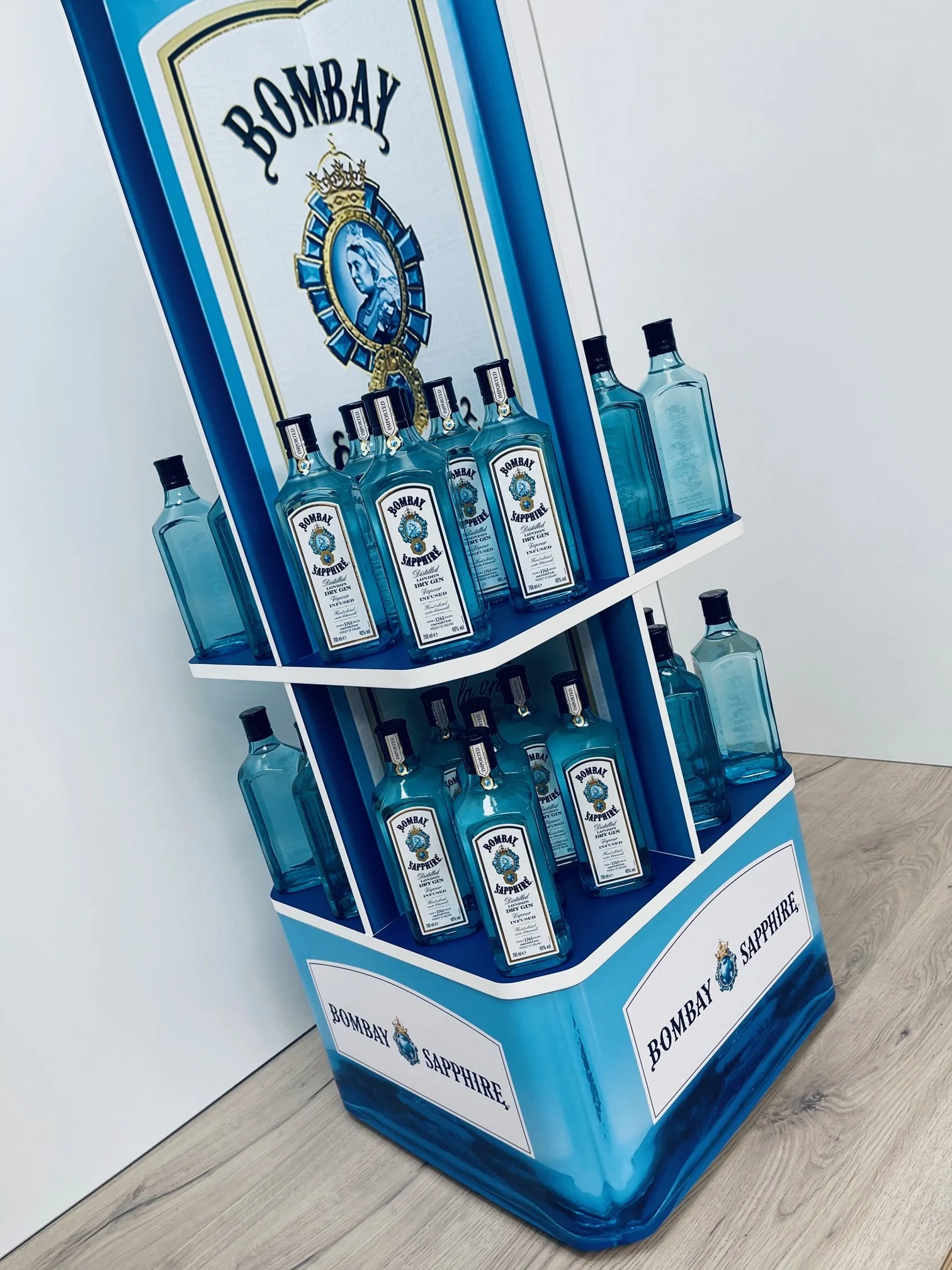 Bombay Sapphire POS View 3 Bottle Layout A.JPG