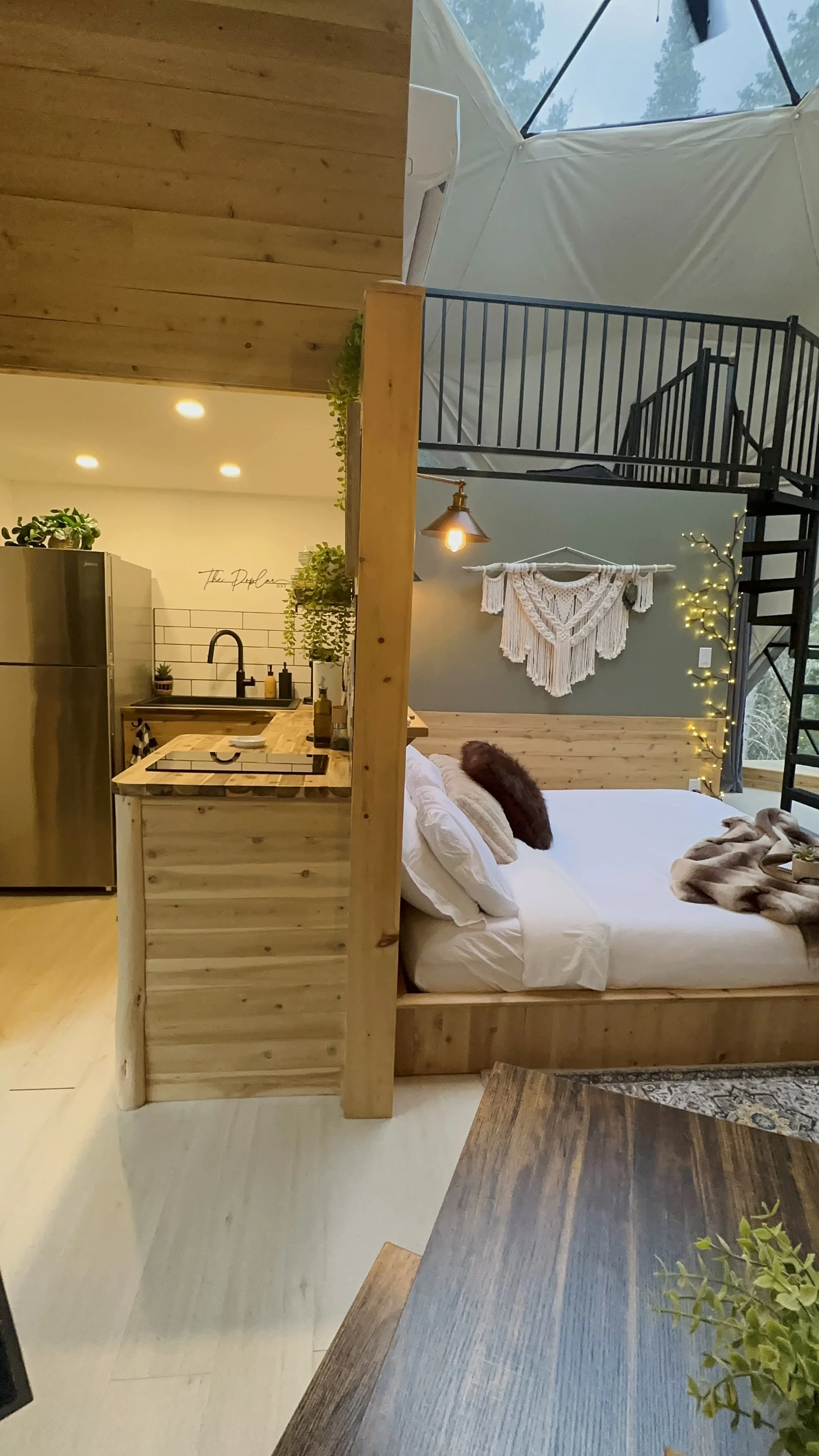 Main floor - King bed 