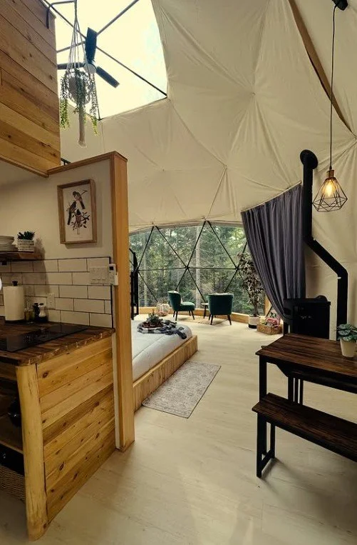 Main floor - King bed