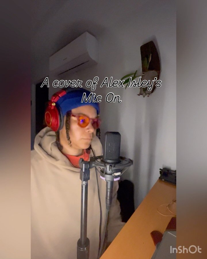 Iv been craving singing more lately. It’s such a therapeutic experience for me. And often find myself listening to songs on repeat, singing them at full belt while driving or washing dishes. So I thought, why not record some of these songs, I l
