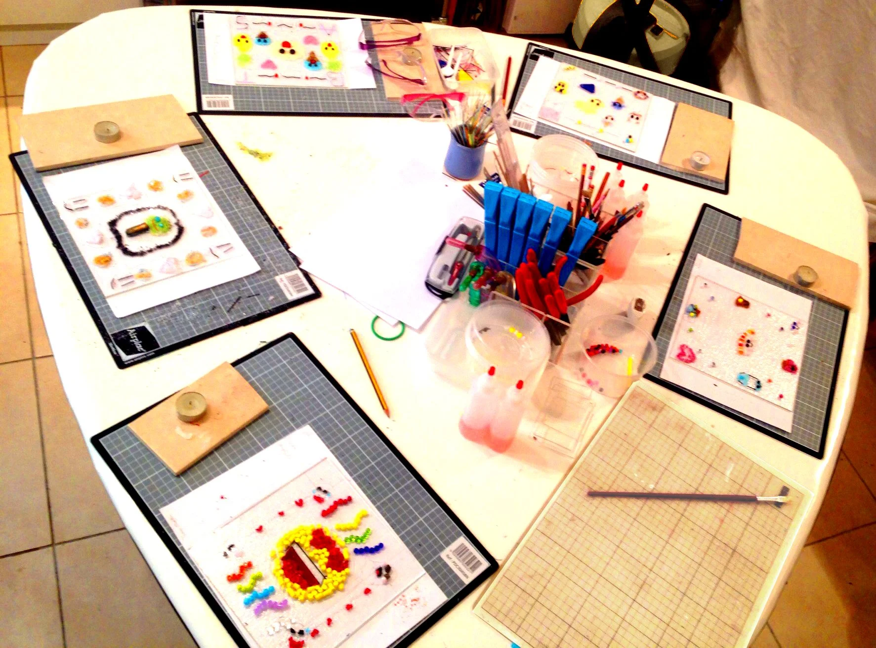 17-08-07 table de travail GAK ter copy.jpg