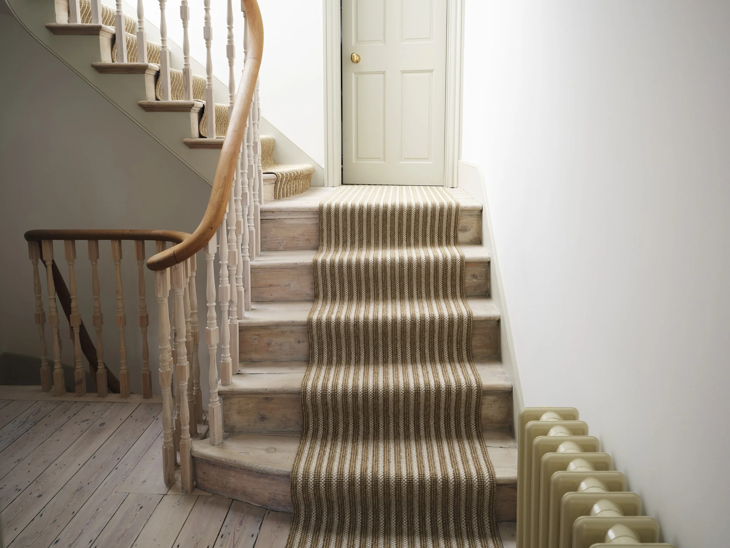 3412_ROOMSHOT_SAVANNA TEXTURED CARPET_DARKBEIGE_CREAM_PATTERNED_0123_ret.jpg