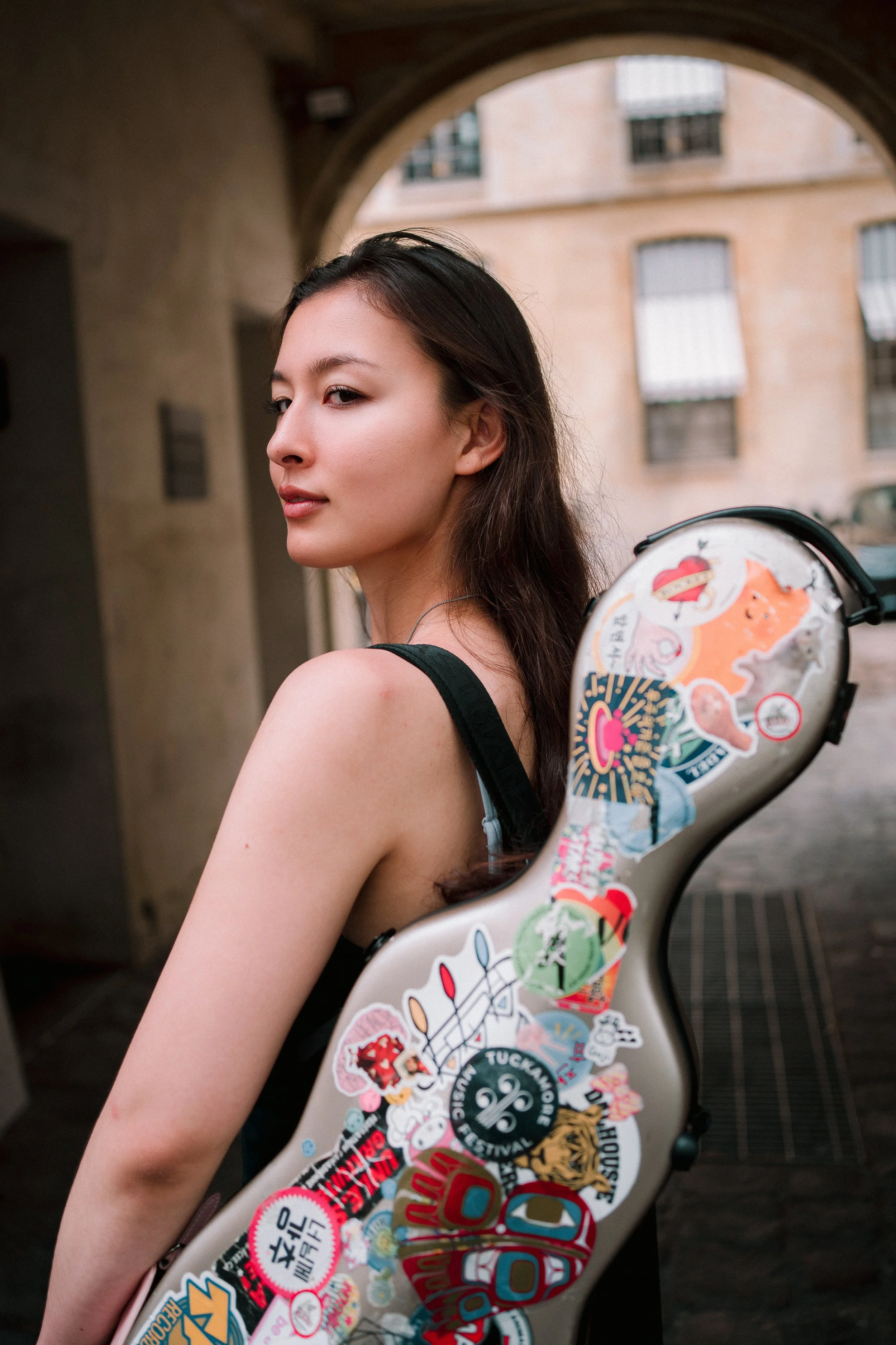 claire-boudreau-canadian-violinist-paris-portrait 4.jpg