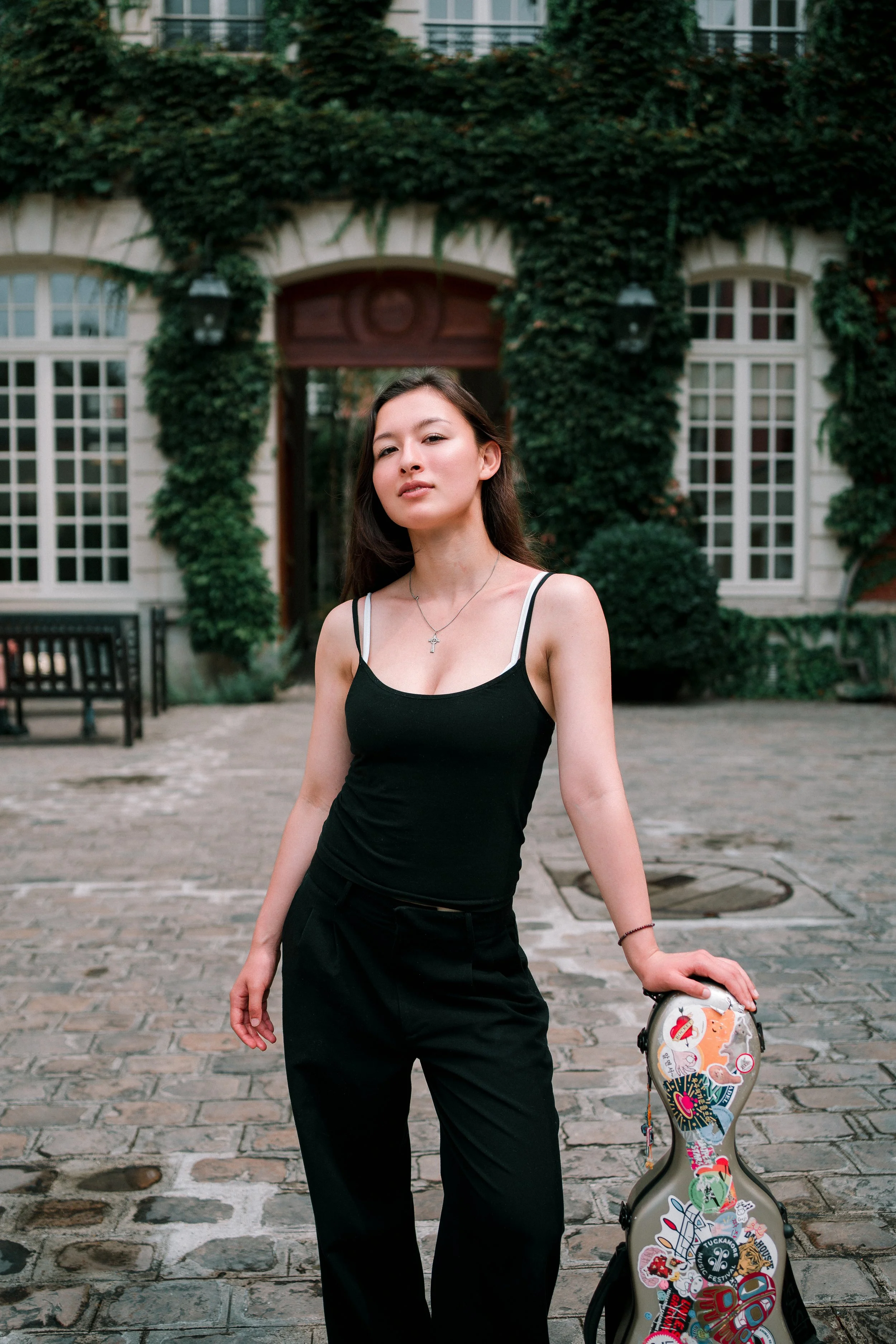 claire-boudreau-canadian-violinist-paris-portrait 5.jpg