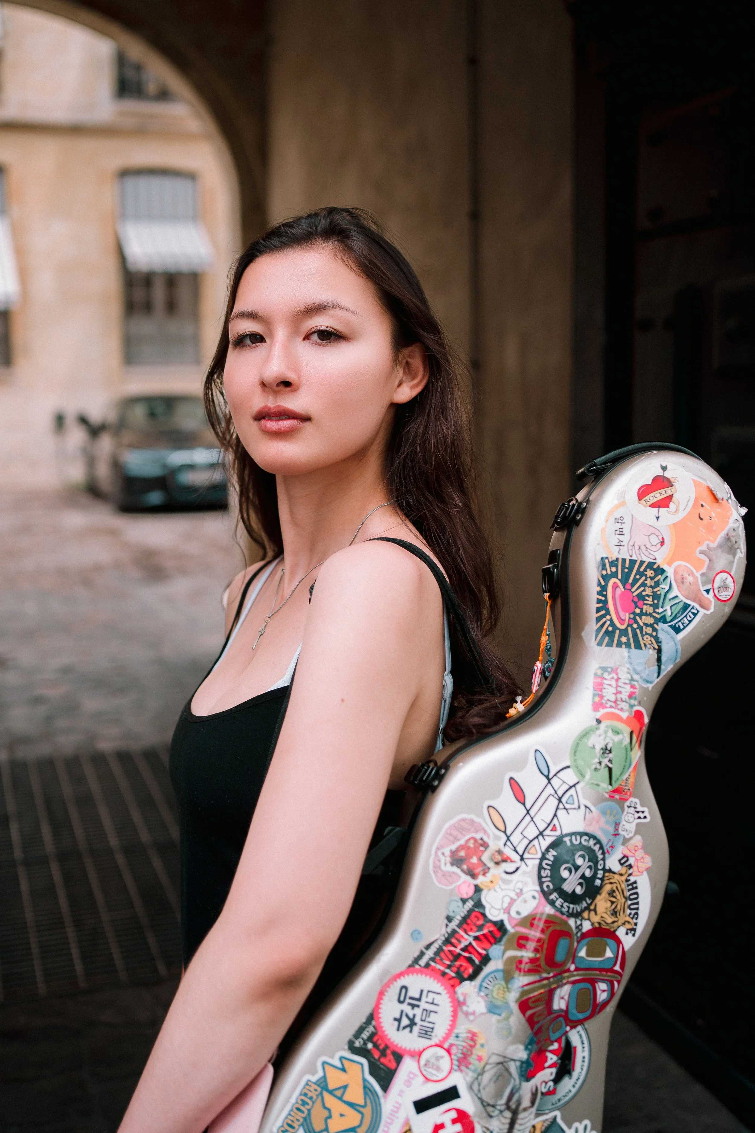 claire-boudreau-canadian-violinist-paris-portrait 3.jpg