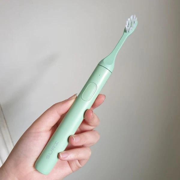Suri Toothbrush Review | What Me & My Dentist Thought After a Year