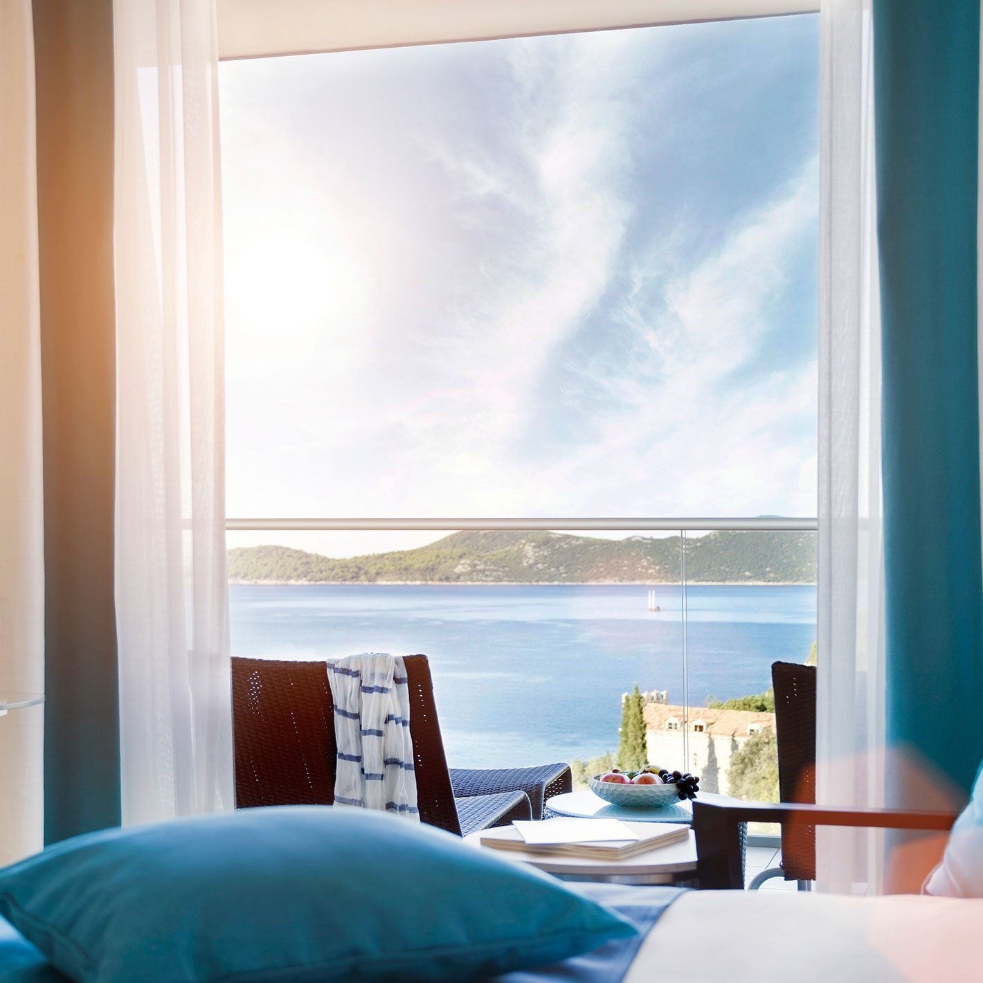 1562838200Hotel-Room.jpg