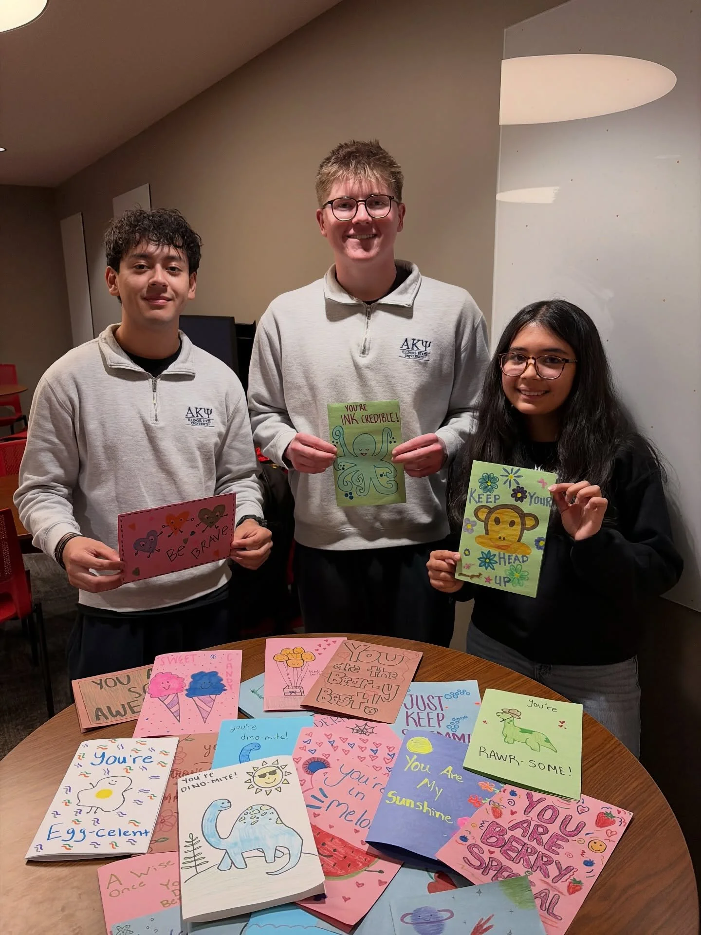 This week our chapter hosted our semesterly Service x DEI x PR event. We chose the organization @lettersofloveglobal to make handmade heartfelt letters of encouragement! Thank you to our VP of Public Relations, Service Chair, and DEI Chair for organi