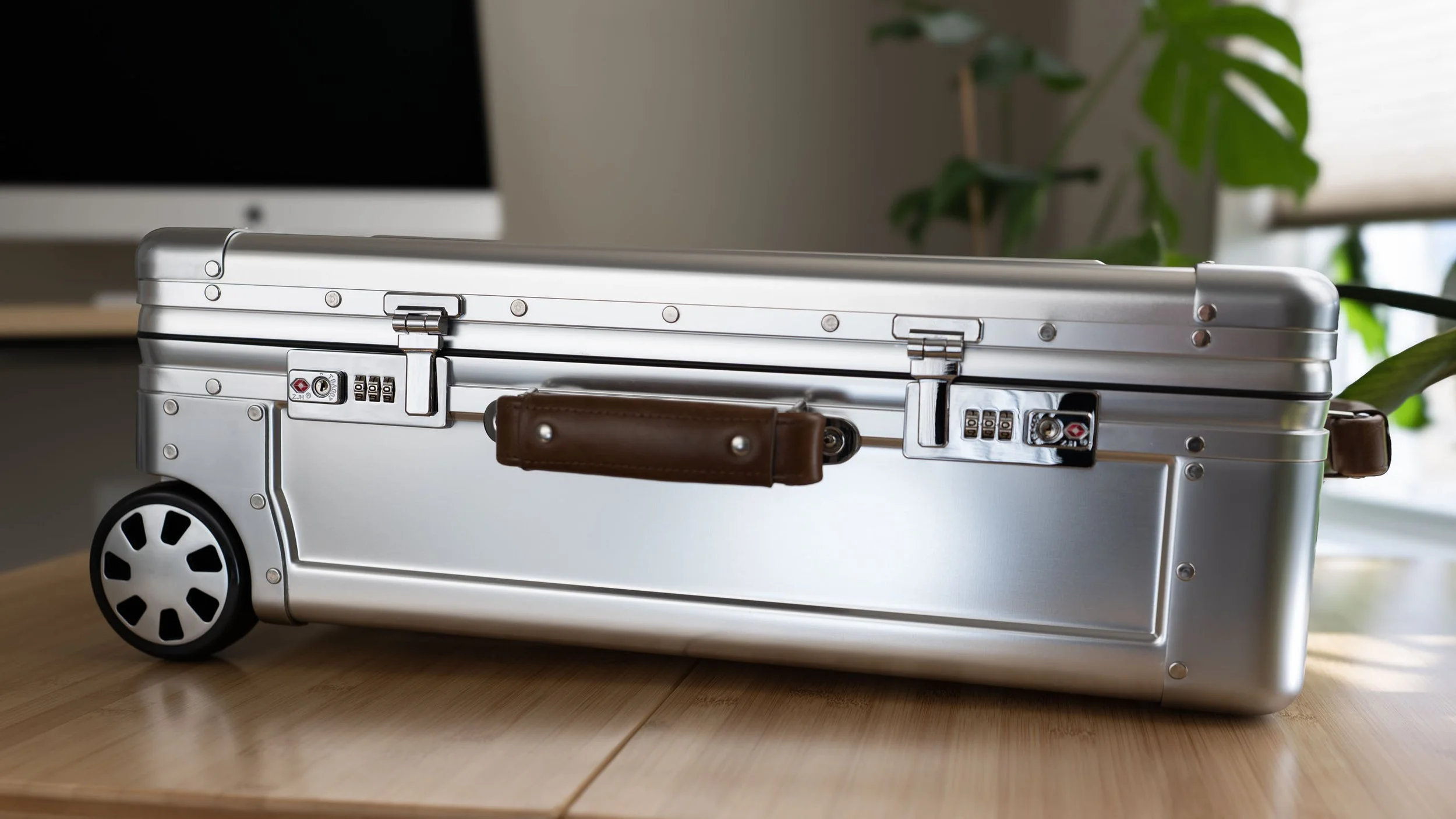 Aluminum Luggage FAQ Understanding Safety, Durability, and Value