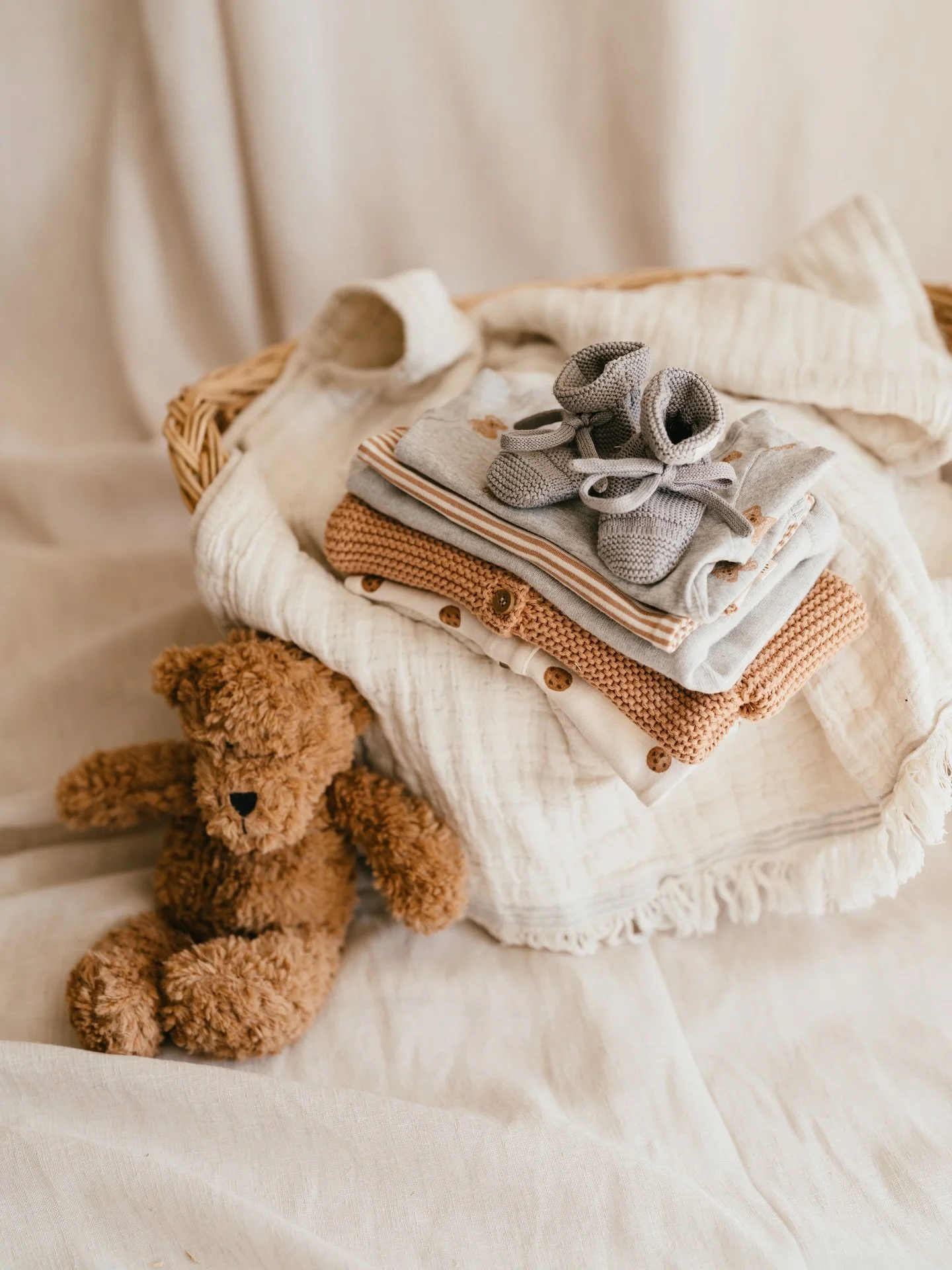 @atinystorycollection FW25 🧸🤎

#newcollection #babyessentials #timelessbabywear #atinystory