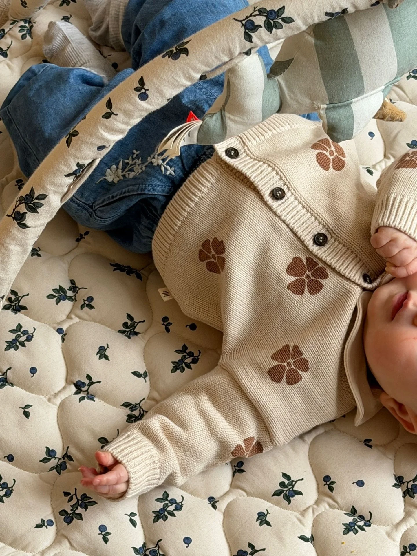 Little Elsa wearing @atinystorycollection 🤍 @jennyrlund