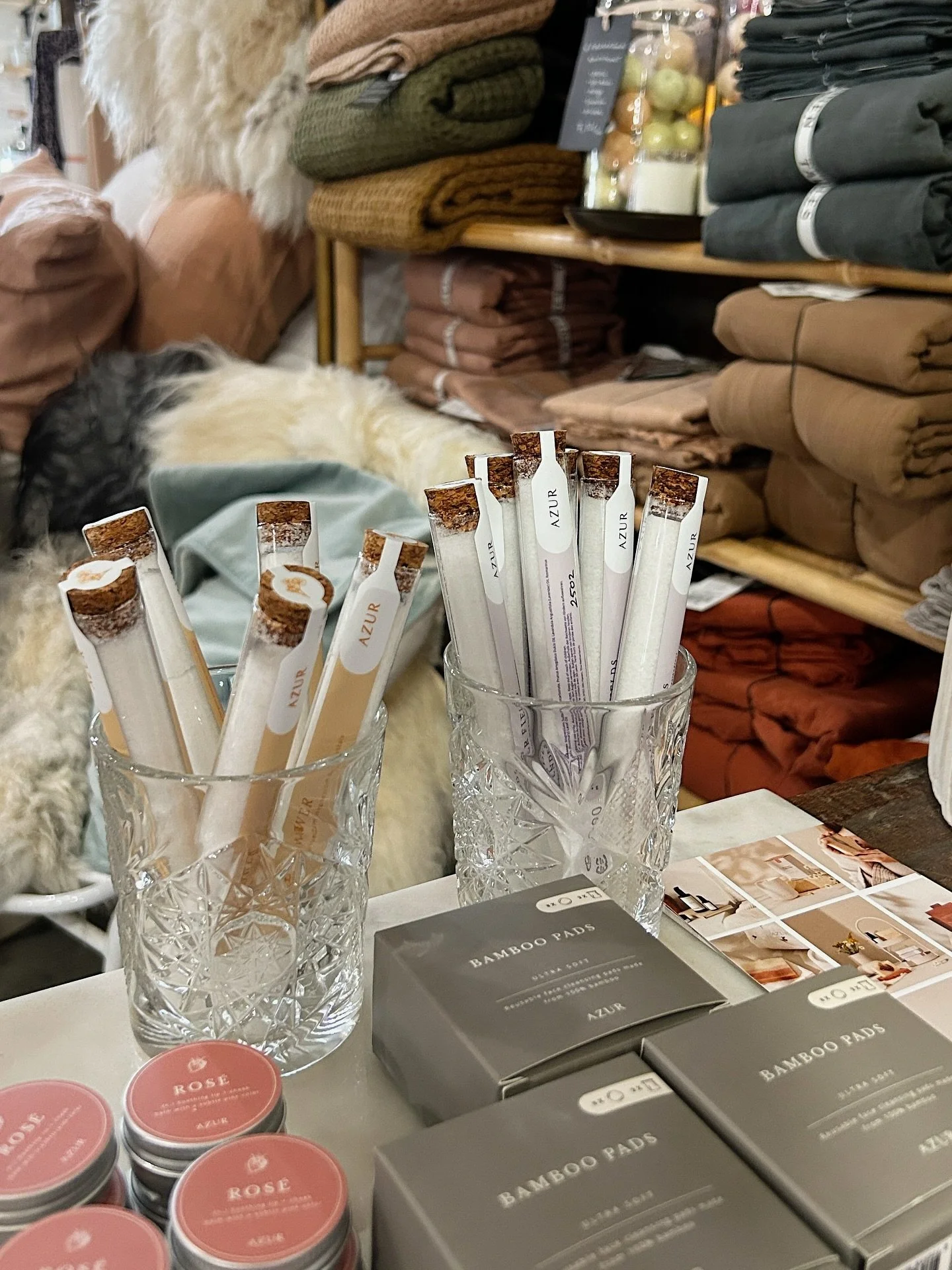 @azurnaturalbodycare 💛 @tiirinkosken_tehdas 
Tiirinkosken Tehtaalta l&ouml;ytyy ihana valikoima Azurin tuotteita 🫧🛁🤍