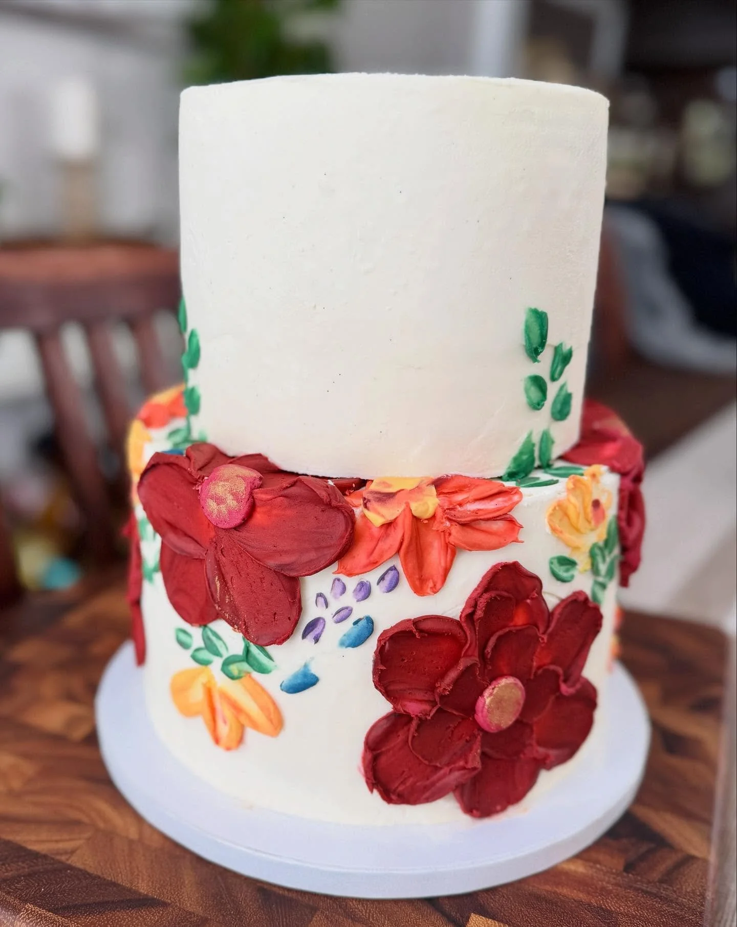 I don’t usually do wedding cakes, but when I do, this is what you get…
Triple layer vanilla sponge with fluffy vanilla bean buttercream and salted caramel filling 😍
#saltedsweetsbykeely
#fortheloveofcake
#fortheloveoflove