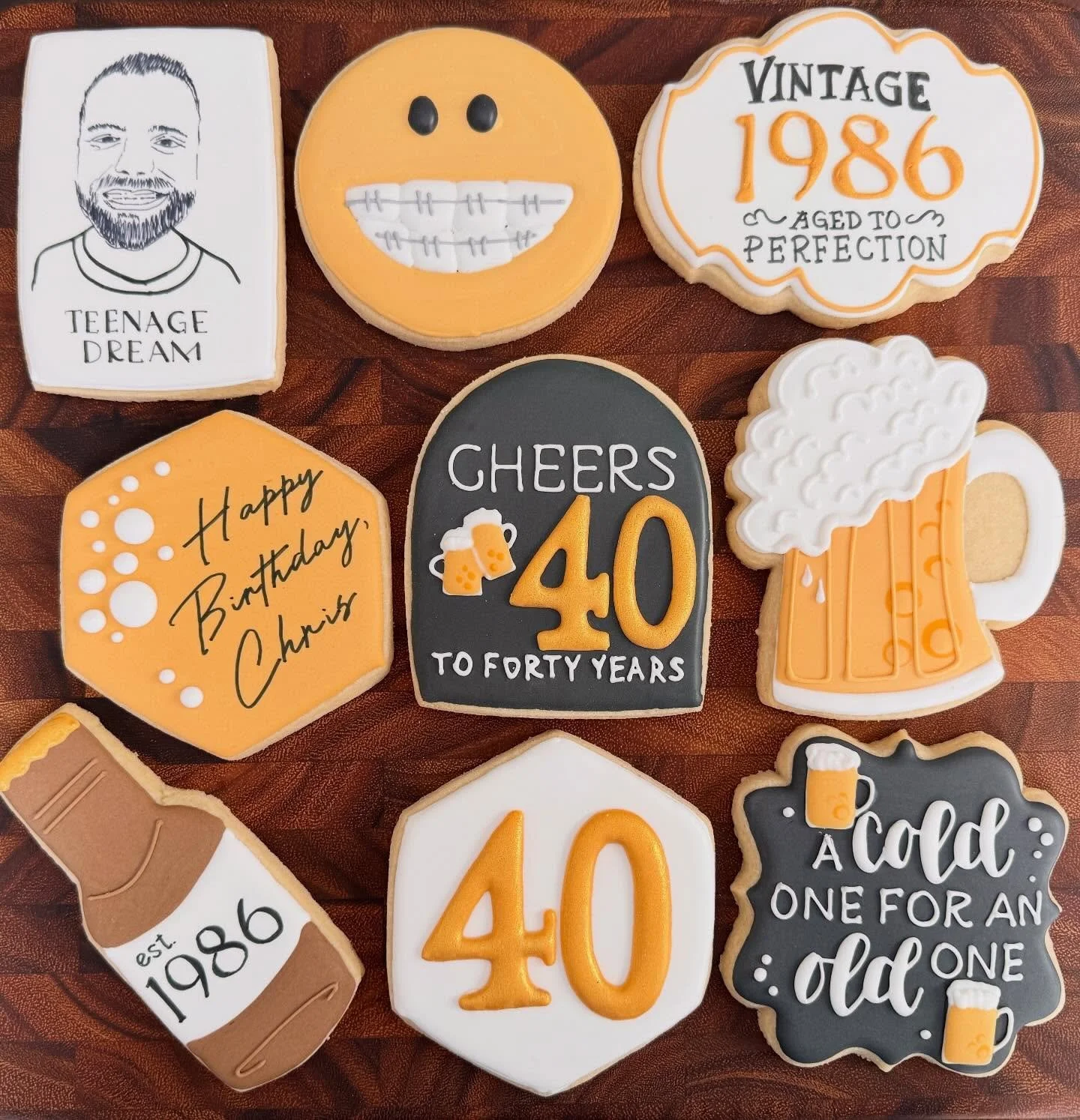 Cheers to 40 years has never been this fun!!
Happy Birthday! 🍻 

#saltedsweetsbykeely
#woodstockgabaker
#localcookier
#ForTheLoveOfCookies
#fortheloveofbirthdays