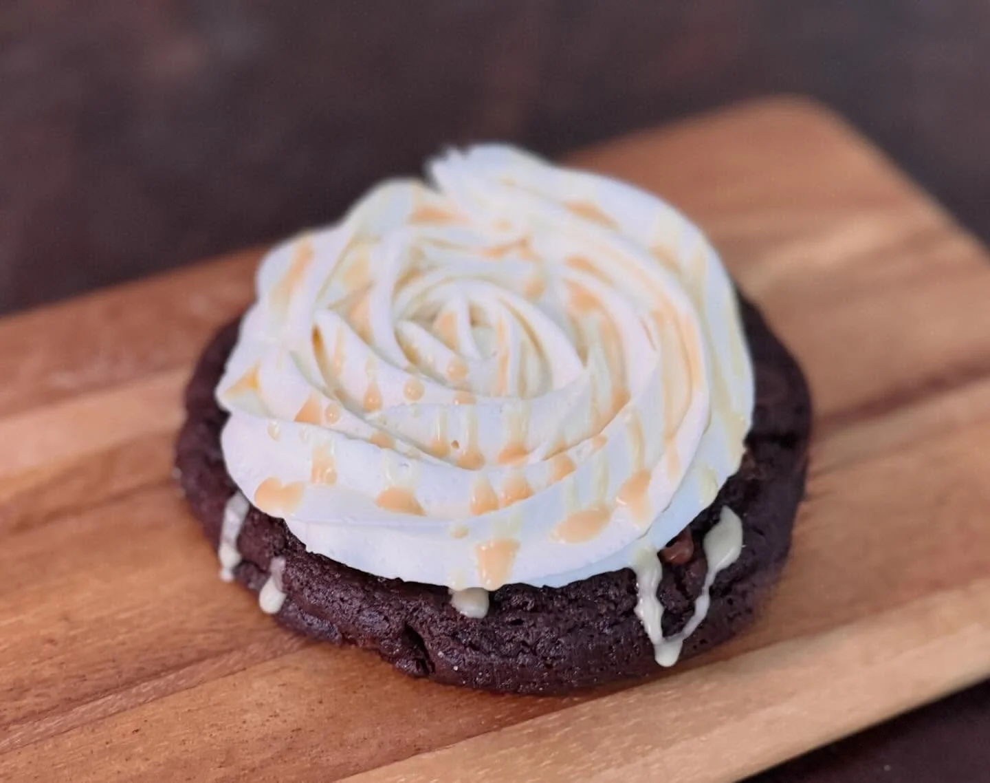 It&rsquo;s March so time to celebrate that wee-bit of Irish ancestry ☘️ 

What better way to do that than with an Irish Car Bomb 🥃, but cookie style?!

Guinness double chocolate chip cookie with Jameson buttercream and a Bailey&rsquo;s drizzle #swoo