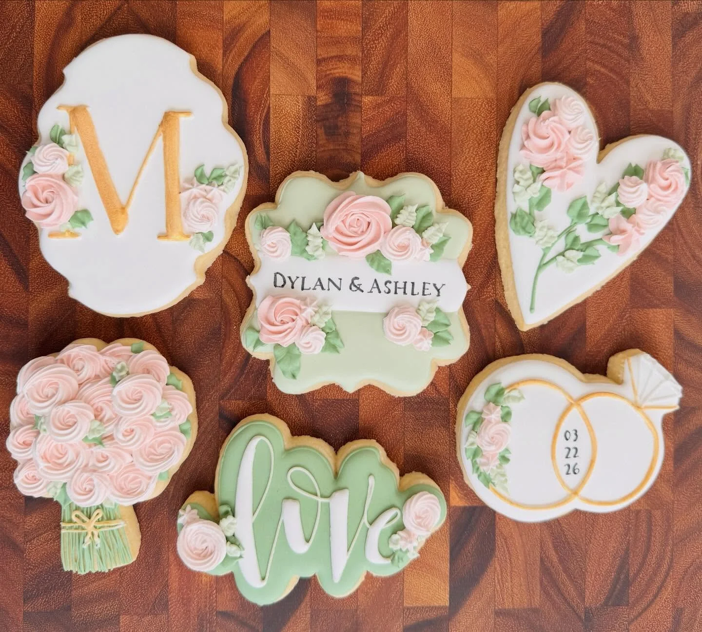 Congratulations, Dylan and Ashley! I hope your day was magical 💕

#saltedsweetsbykeely
#woodstockgabaker
#localcookier
#fortheloveoflove