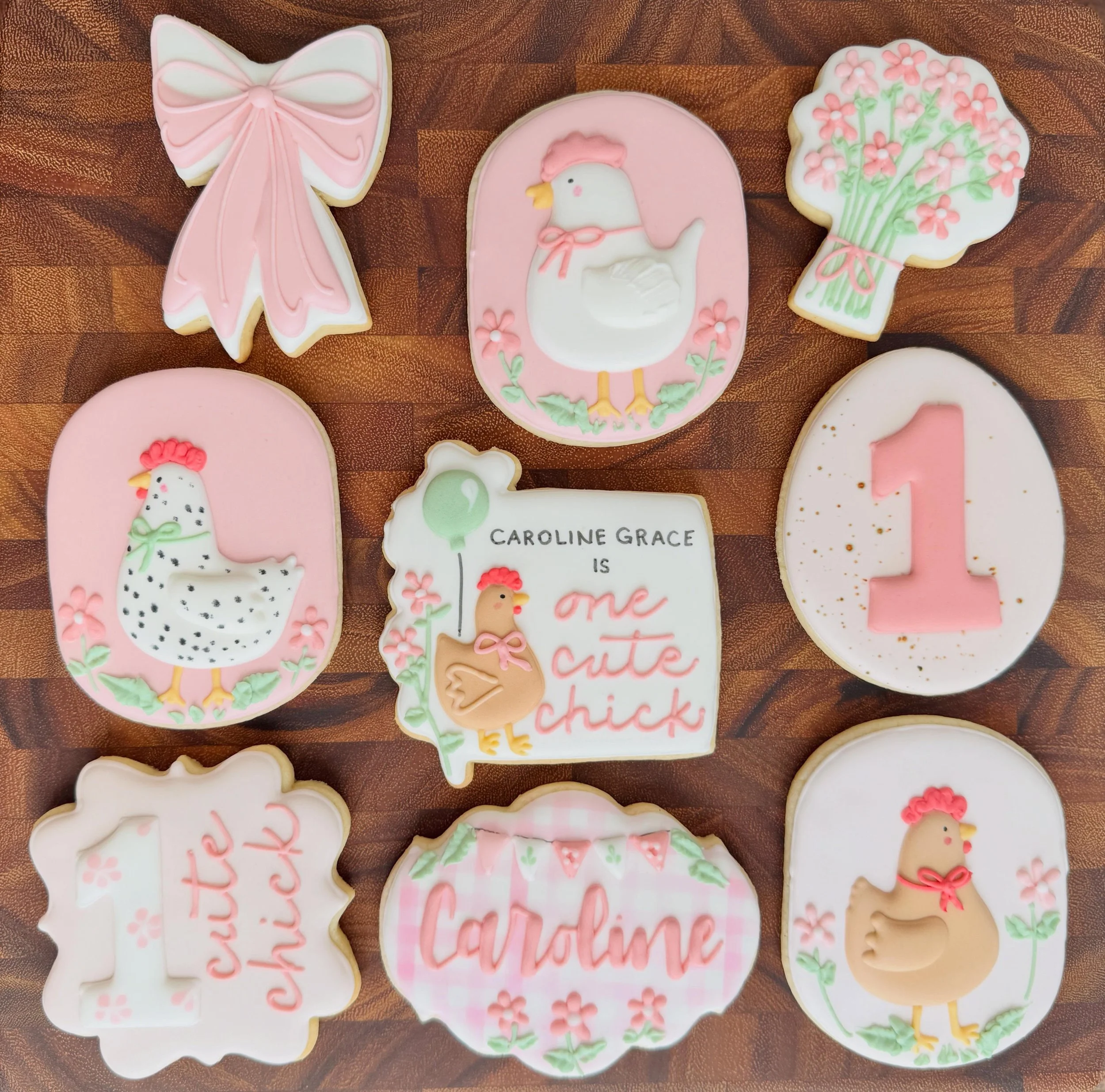 I absolutely love how this set turned out for one cute chick! I hope she had the most fun celebrating her very first birthday! 🐓 💕

#saltedsweetsbykeely
#woodstockgabaker
#localcookier
#ForTheLoveOfCookies
#fortheloveofbabies