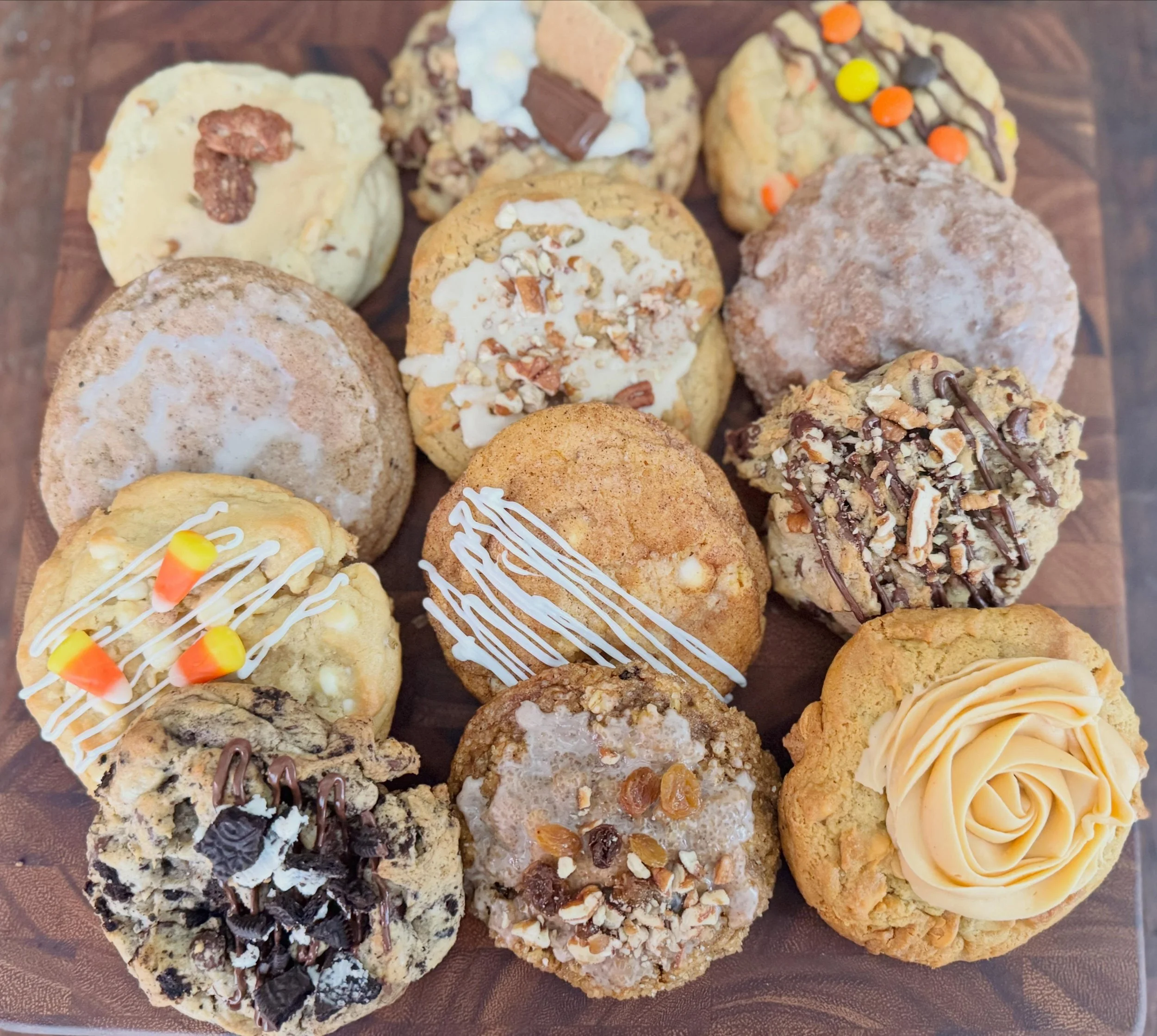 More fall cookies!

I think this is all of them&hellip;

Starting top left and moving right:
Keely~butter pecan and caramel
Jasper~ graham, chocolate, marshmallow
Reese&rsquo;s~peanut butter chip, Reese&rsquo;s pieces
CJ~chai spice, vanilla glaze
Jay
