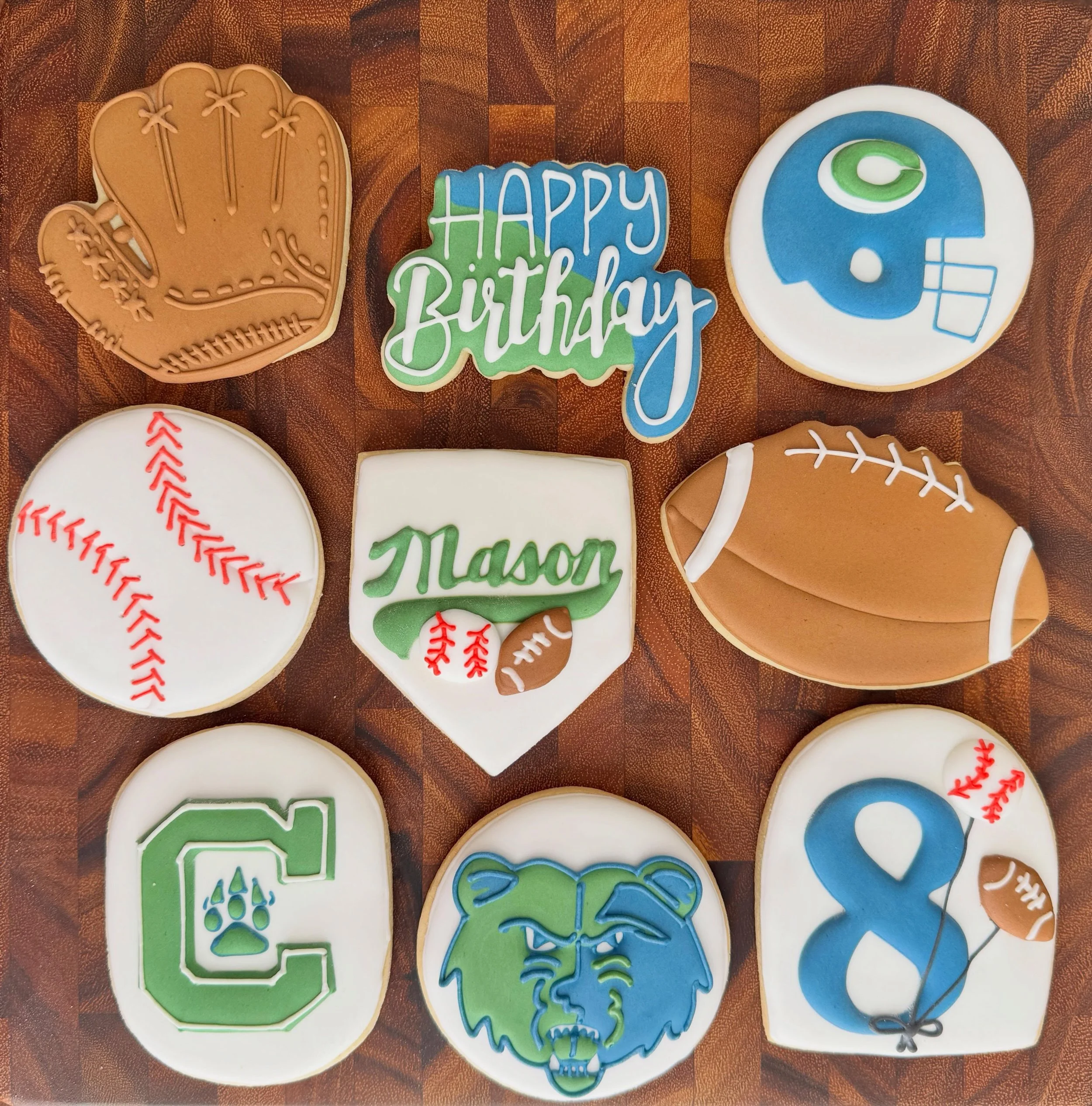 Happy birthday to Mason!! I hope you had a great time celebrating!! ⚾️🏈💚💙

#saltedsweetsbykeely
#woodstockgabaker
#localcookier
#fortheloveofcookies
#fortheloveofbirthdays