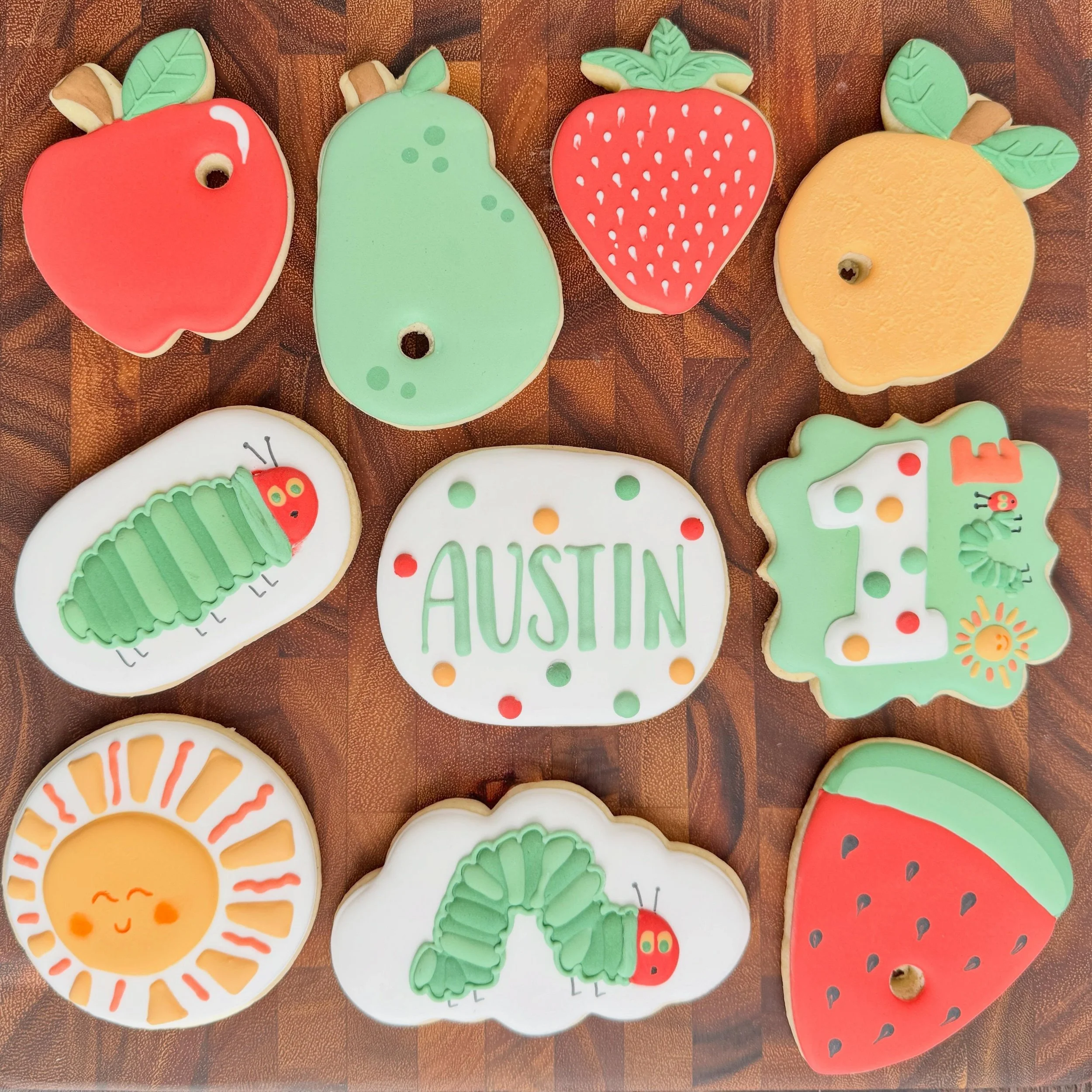 Happy 1st birthday to Austin!!! 
Love a Hungry Caterpillar theme!

#saltedsweetsbykeely
#woodstockgabaker
#localcookier
#fortheloveofbirthdays
#fortheloveofbabies