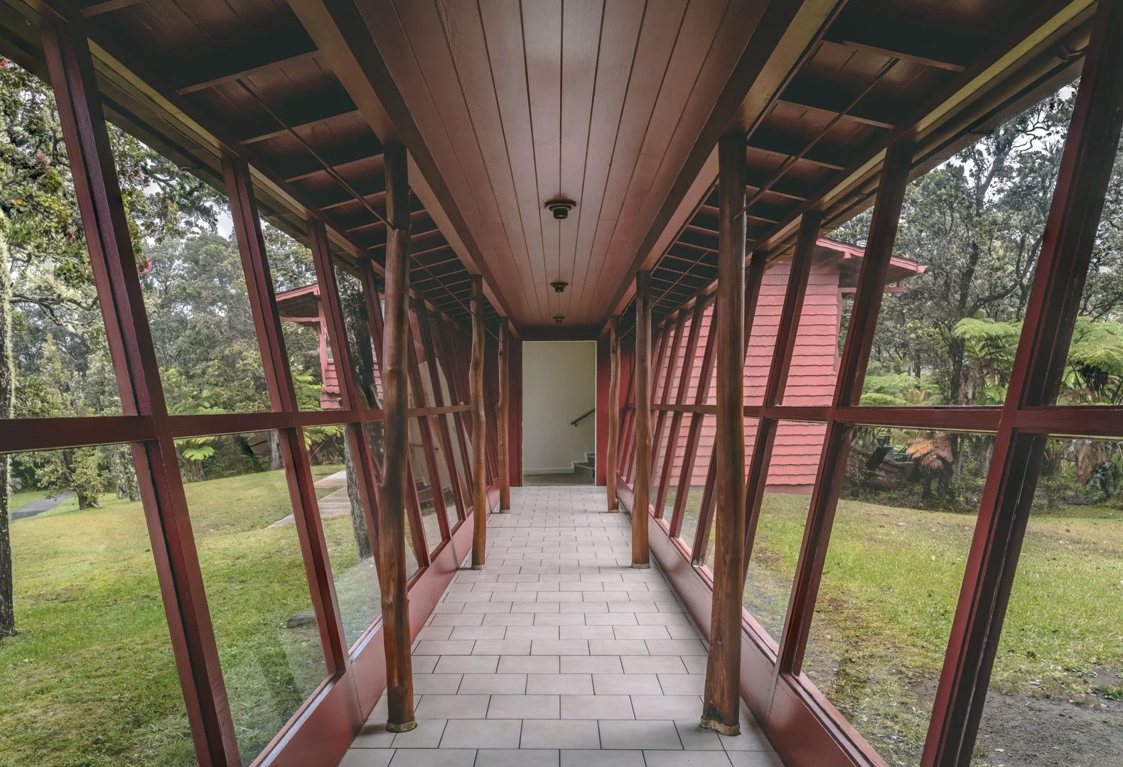 hallway (1 of 1).jpg