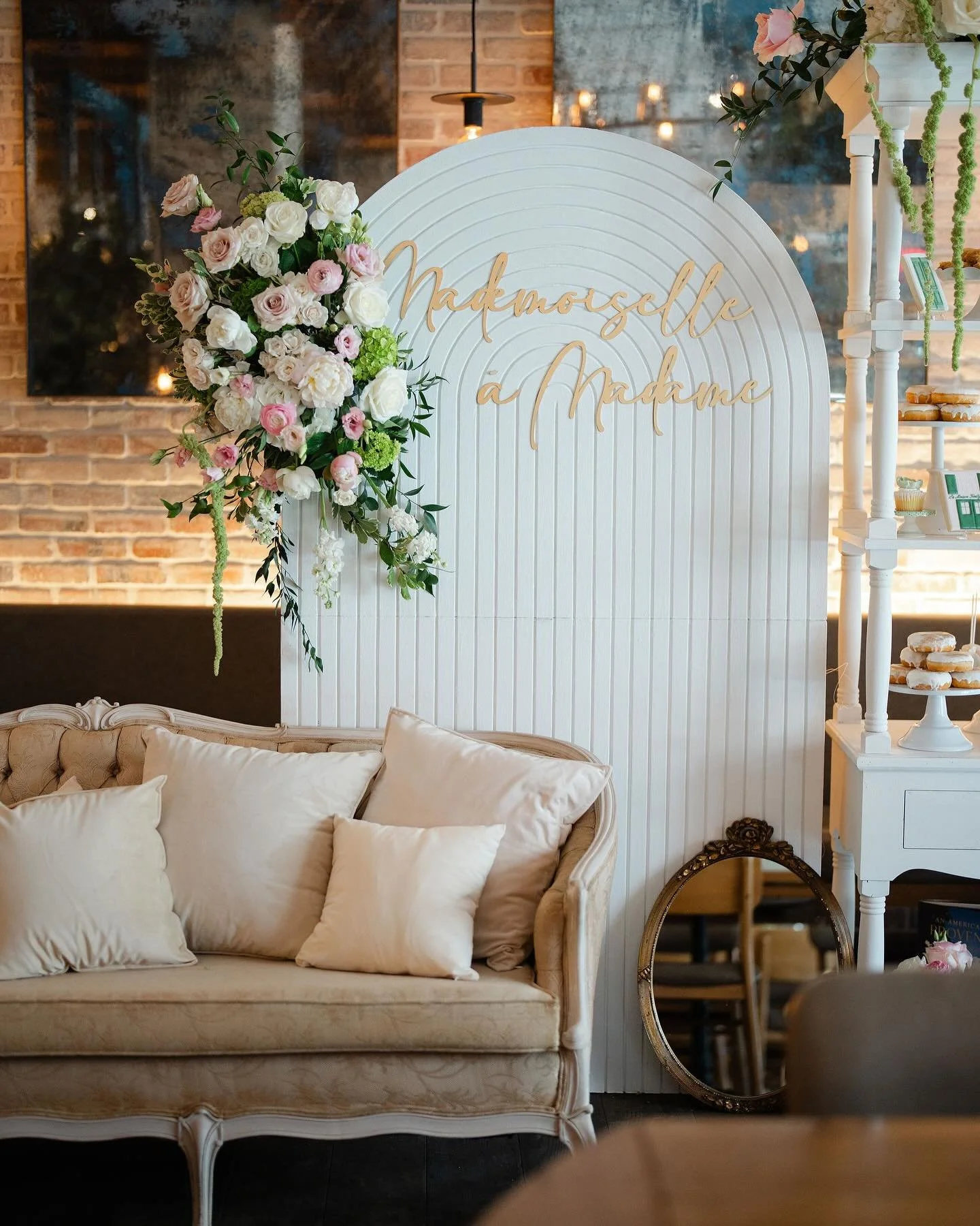 Scenes from a gorgeous bridal shower 🤍

Venue: @anassaastoria 
Bride-to-be: @jkoutss
Event Planner: @design_your_day_events 
Photography: @fredmarcusstudio 
Vintage Rentals: us 👋🏼
Bar Decor + Baskets: @merisliz 
Menus: @atelier_invitations 
DJ: @t