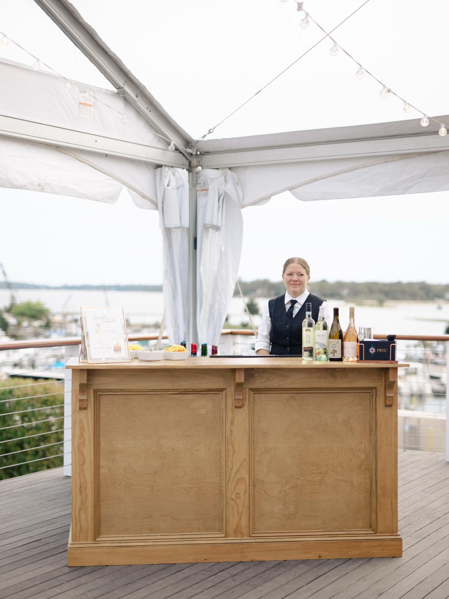 Just going to post our Hudson Bar on a rooftop overlooking the bay + pretend we&rsquo;re not about to get a foot of snow&hellip;

Planner: @daniellecaldwelleventsllc&nbsp;
Venue: @peconicbayyachtclub&nbsp;
Photographer: @aliciaann_daw&nbsp;
Catering:
