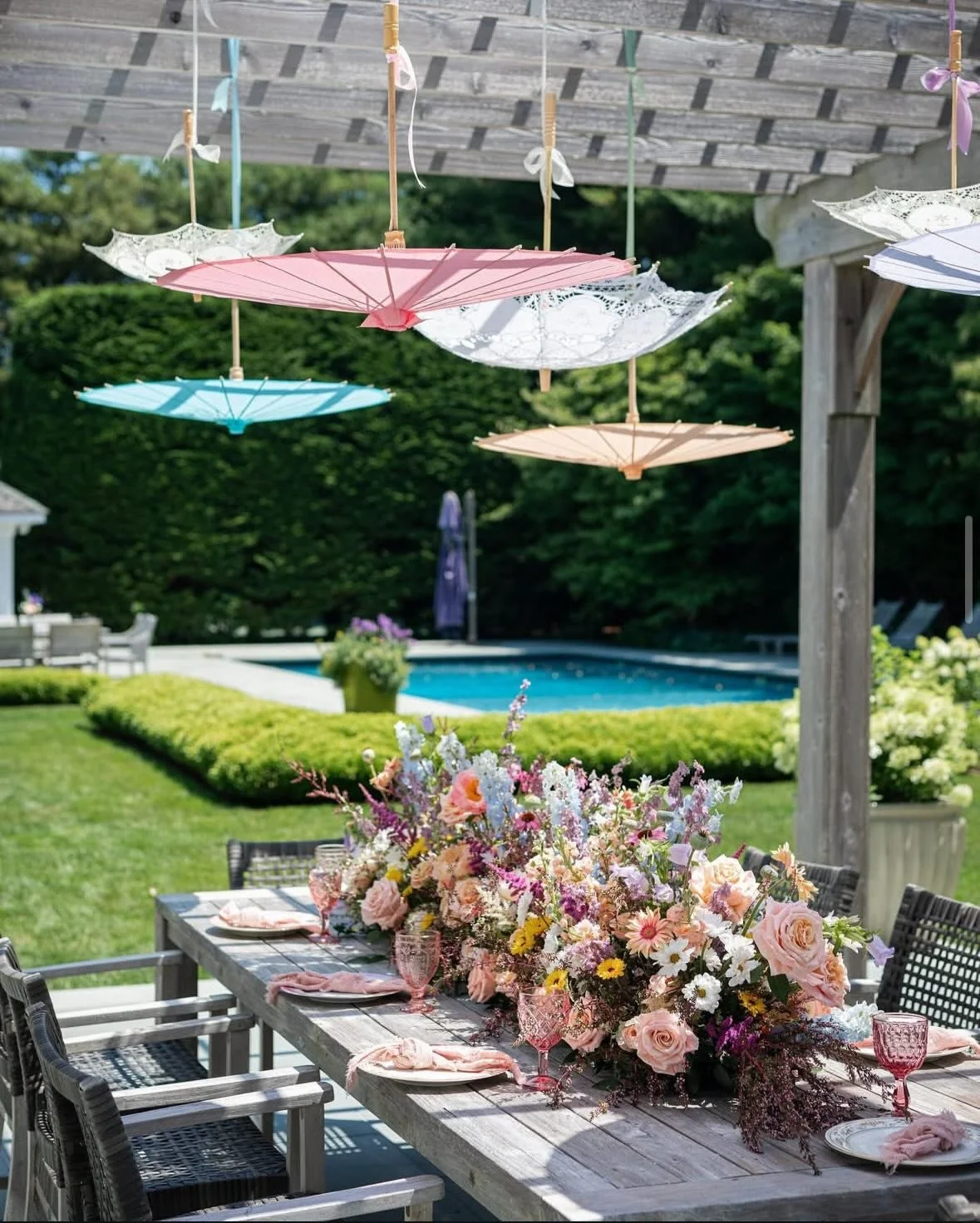 Hello Spring, we have missed you so 🌱🌷🌿🪻💐🌱

Bride to Be: @kaelihuff 
Photography: @terriealfieriphotography 
Florals: @jennywildflower 
Tabletop Rentals: us 👋🏼
Catering: @laurenlombardievents 
Desserts: @thetreateryli