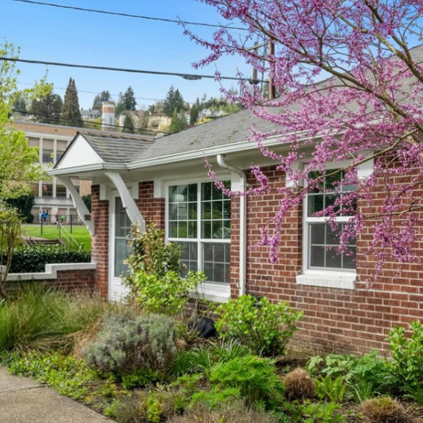 JUST LISTED in the Alphabet District!

Vintage charm, modern updates, and prime access to the best of NW: parks, trails, restaurants, bars, shopping, services, and entertainment, all within steps of a delightfully calm oasis.

This sun-drenched one-l