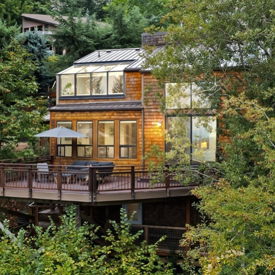 🌅 Rocky Butte house is closed, and this dope Ipe deck looking west, surrounded by trees, is just waiting on my buyers, Madi and Clay! 

We did a lot together remotely to be ready to hit the ground running for their brief but productive visit to Port