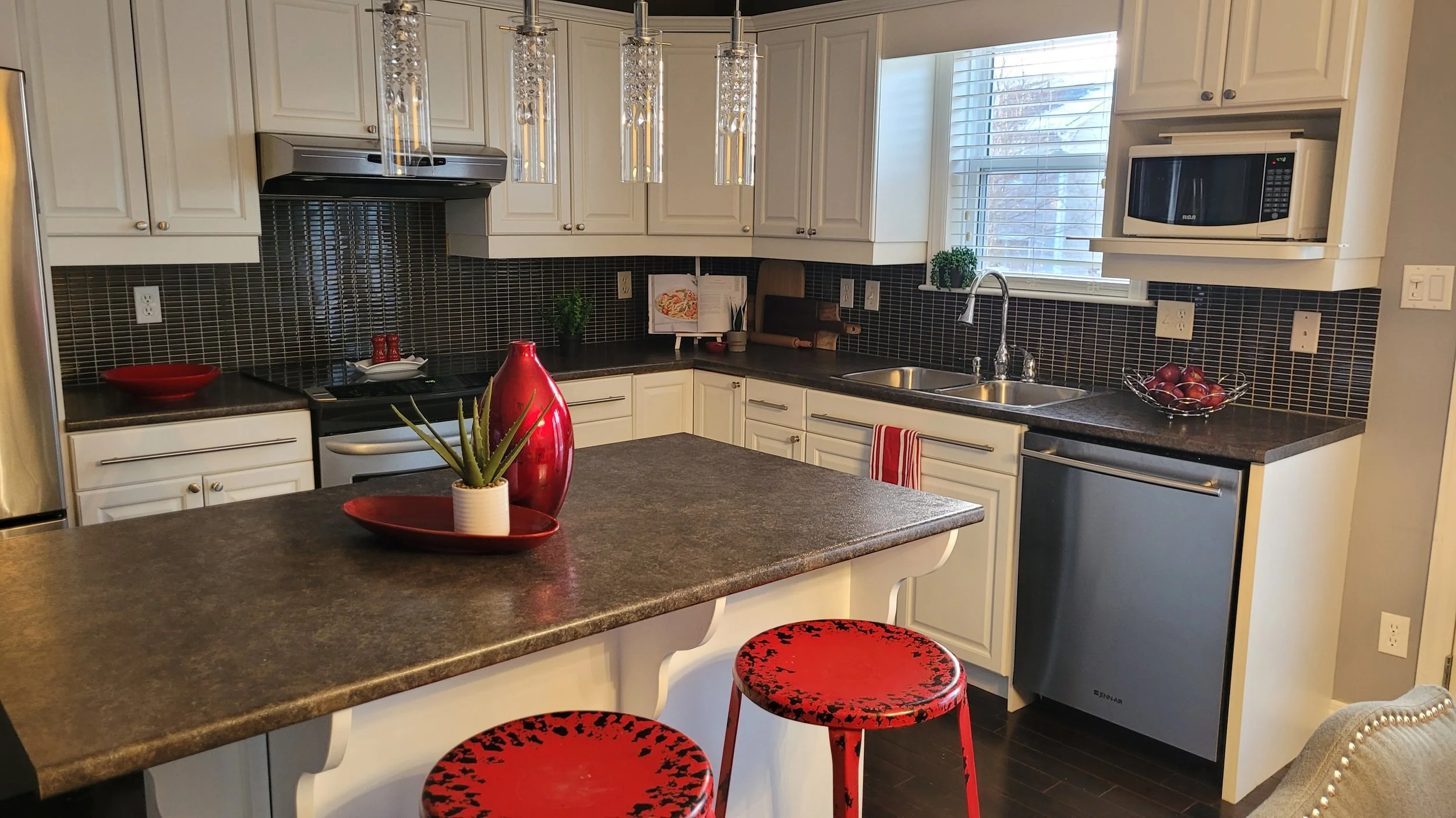 Lindsay's Kitchen After Photo 2.jpg