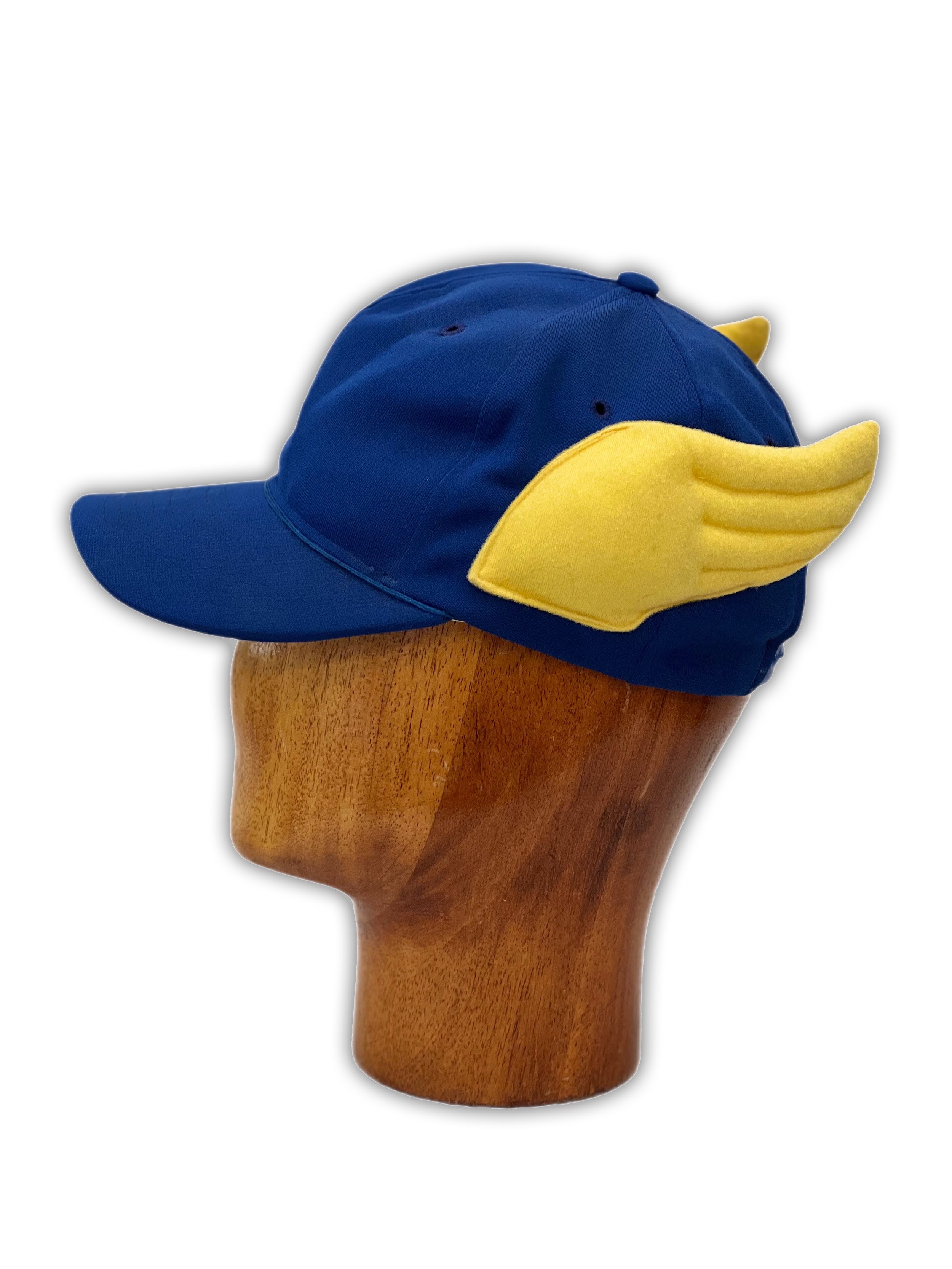 VEGIMALS_07_wingedhat.jpg